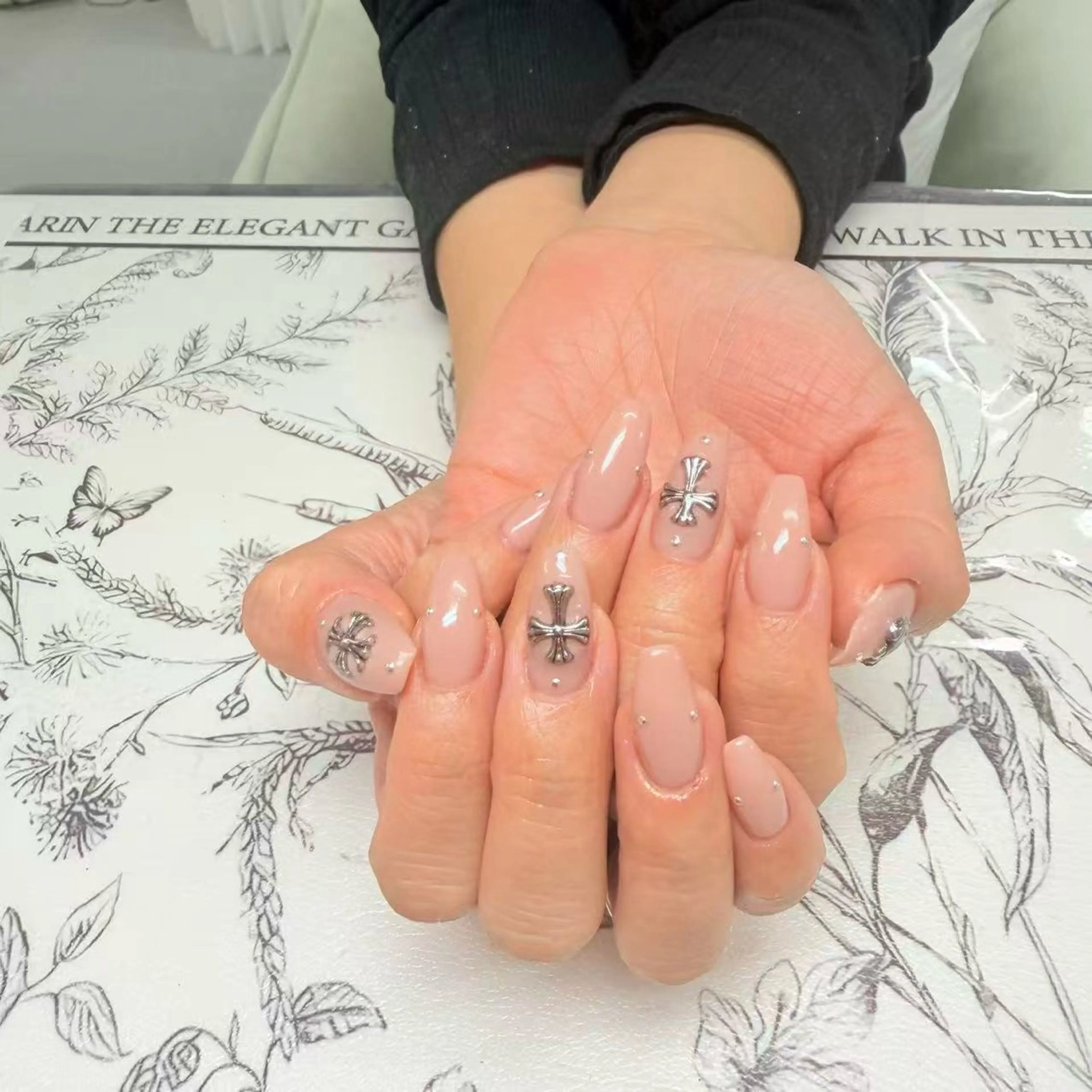 ネイル ハンドネイル Dione Nail エミのネイルデザイン