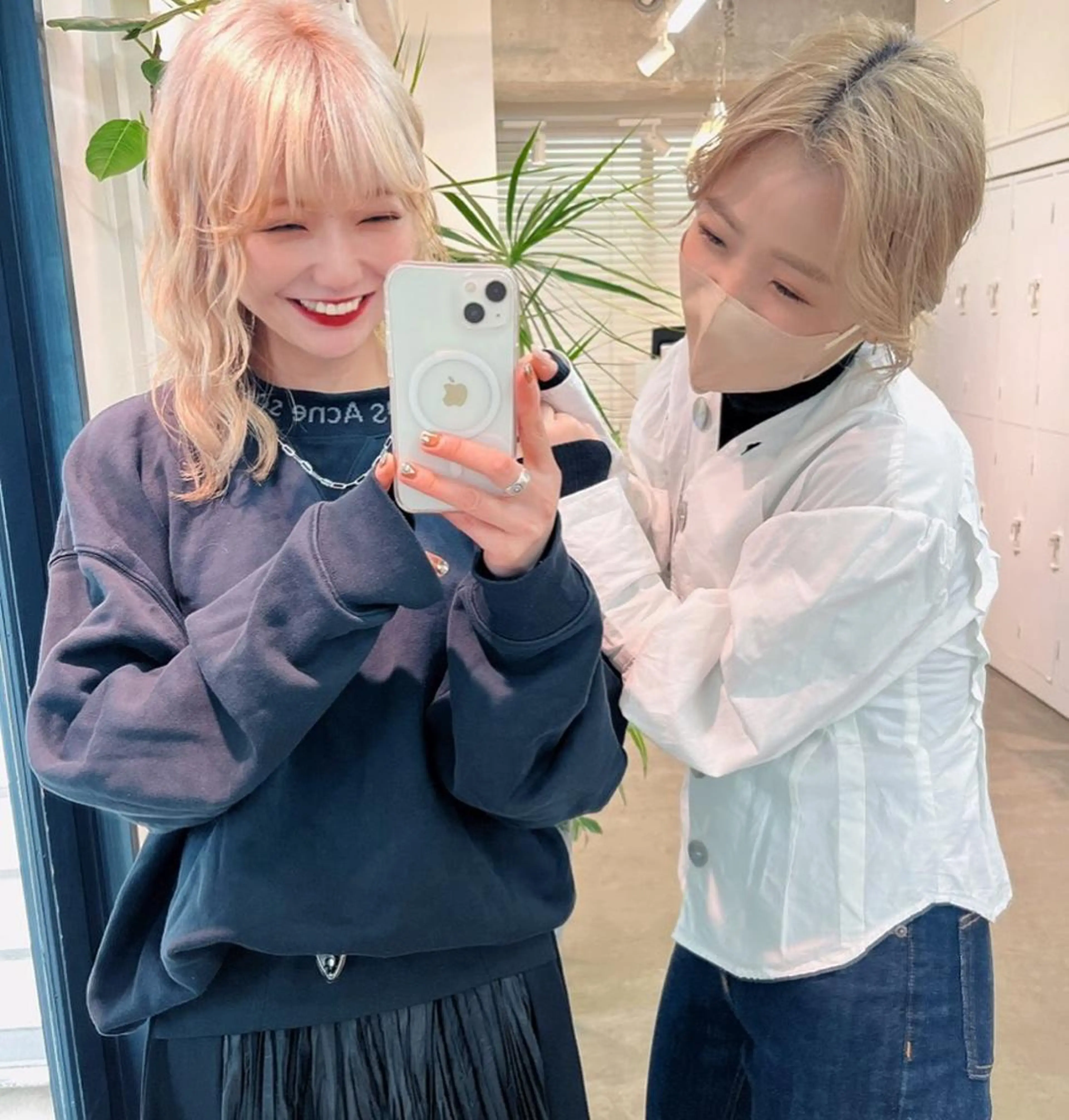 ミディアム カラー ヘアアレンジ ベージュカラー グラデーションカラー ハイライトカラー ミルクティーベージュ ピンクカラー 韓国/髪質改善💘 櫻井かれんのヘアスタイル