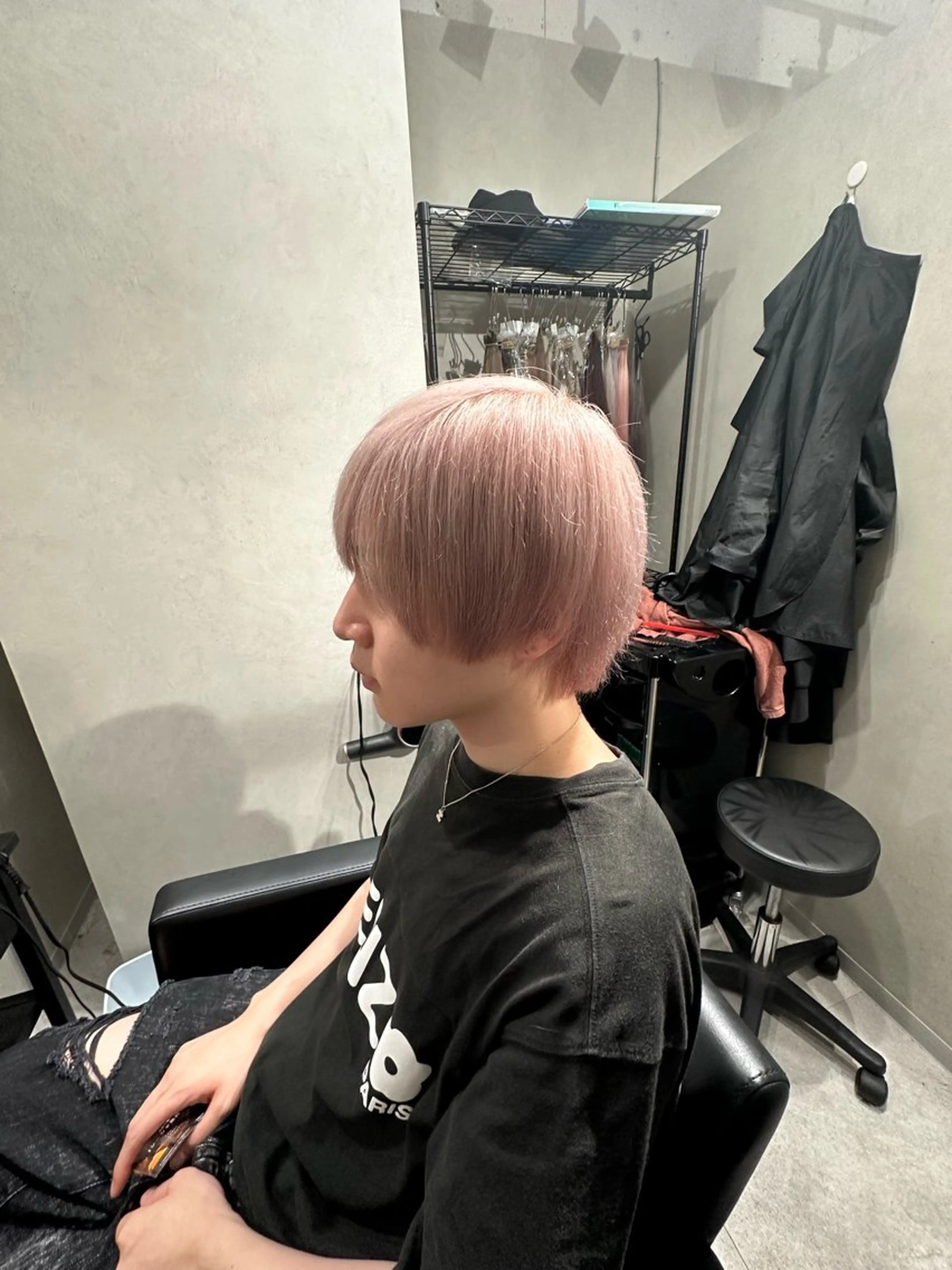 メンズ 奥本 侑 ハイトーン、髪質改善のヘアスタイル