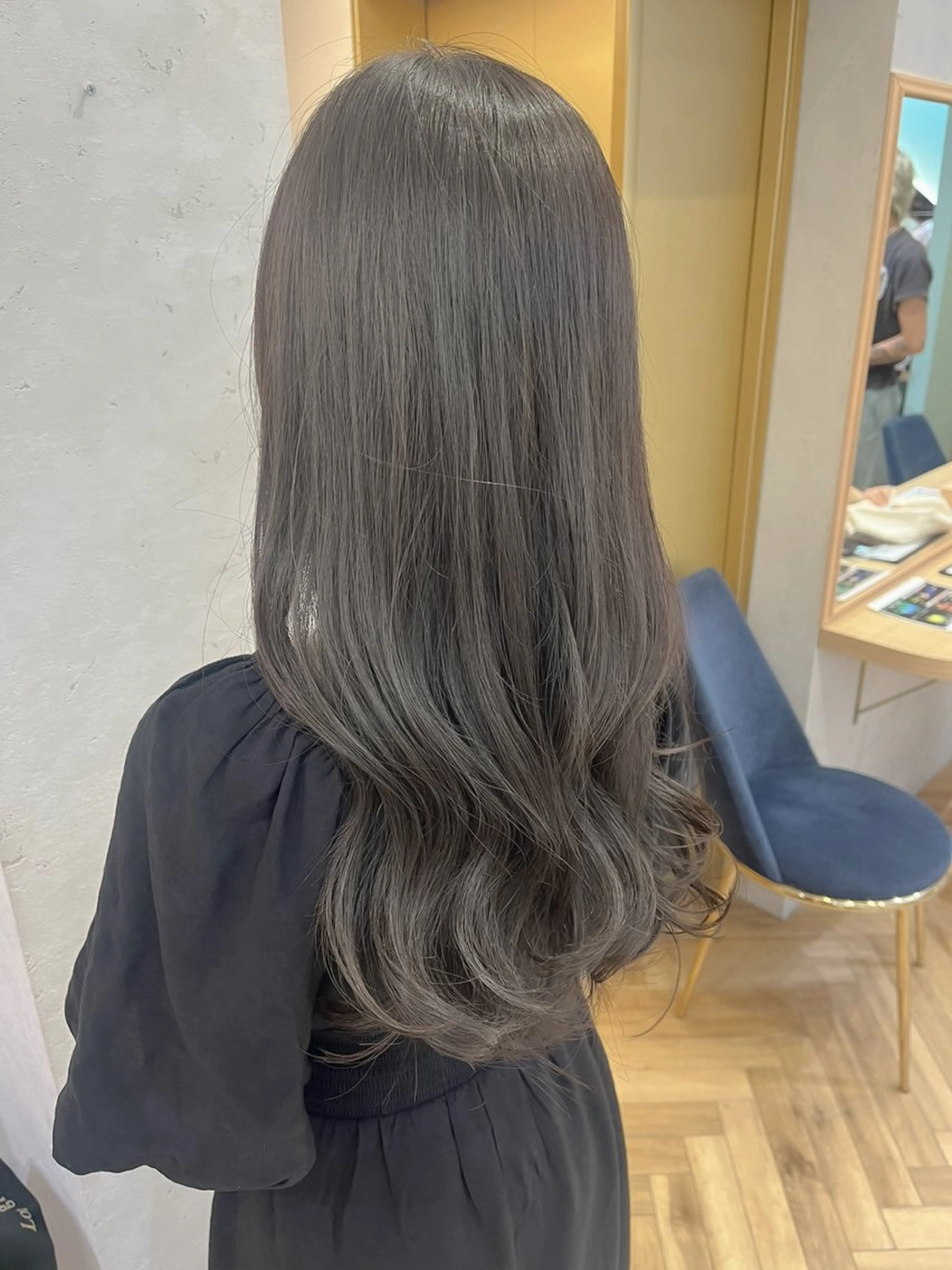 ロング カラー ブリーチ 透明感カラー ダブルカラー グレージュ ブリーチなしカラー 透明感カラー│ レイヤーヘア中居美樹のヘアスタイル