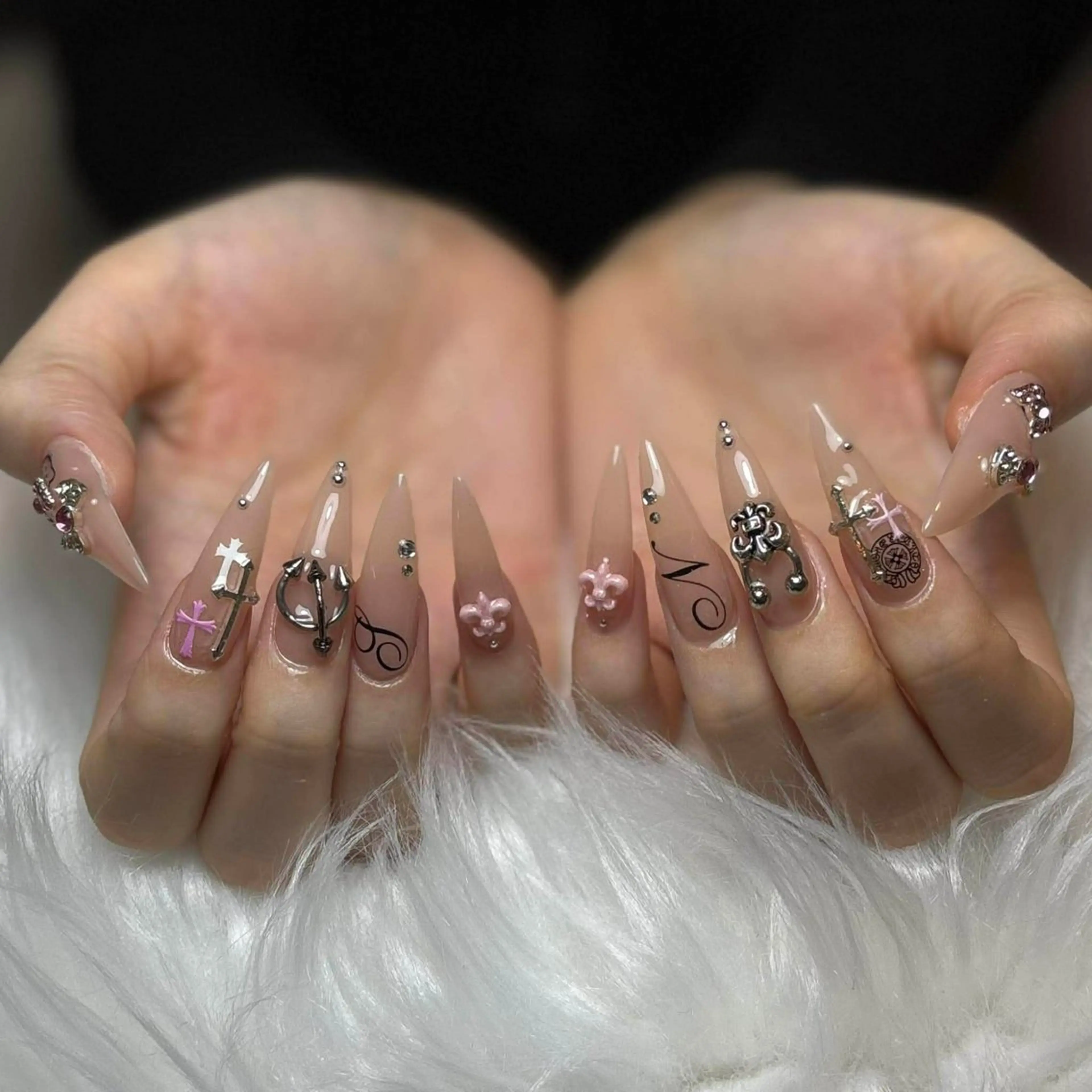 ネイル フレンチネイル ジェルネイル ガーリー 韓国ネイル ロングネイル ハンドネイル タオ チャンのネイルデザイン