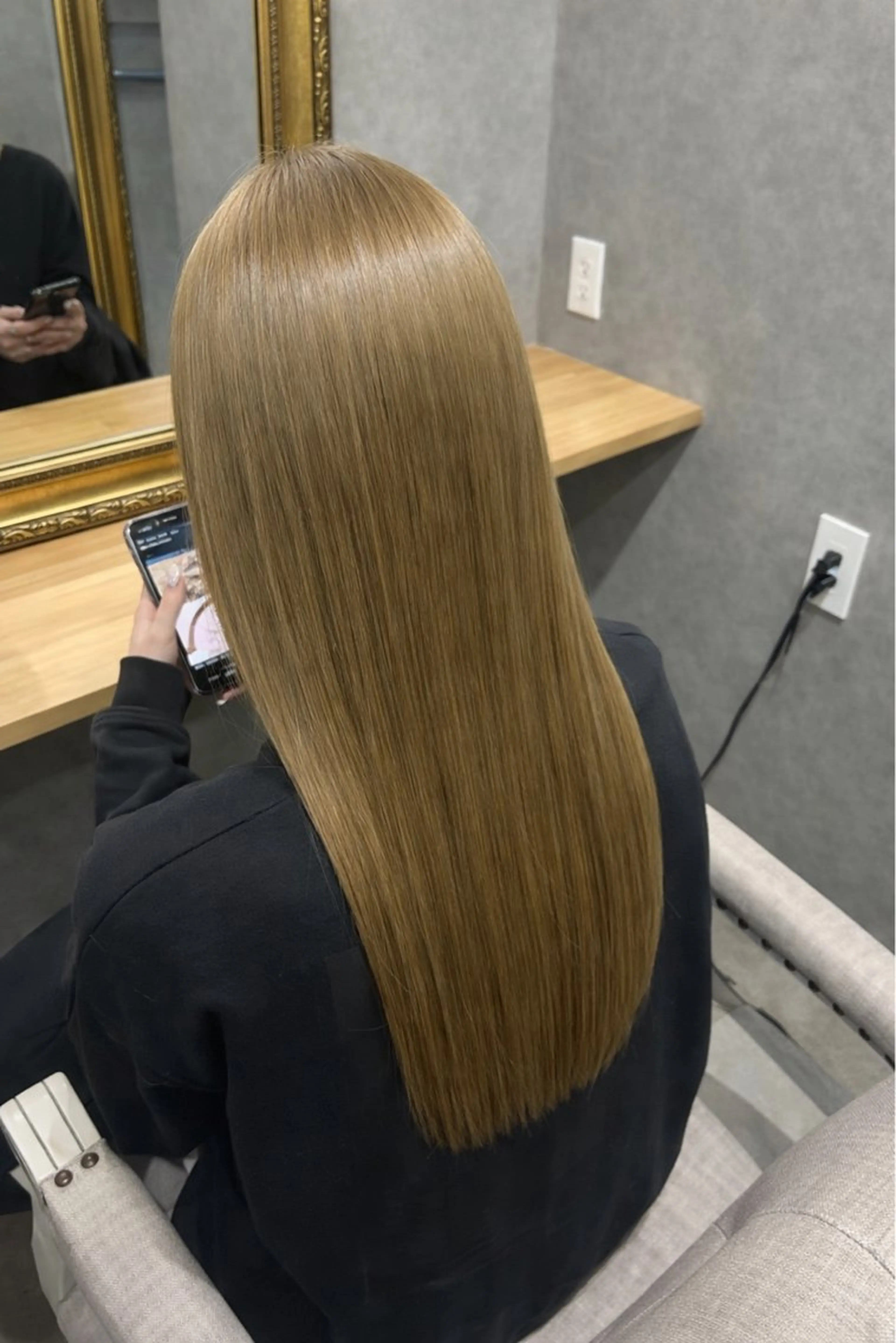 ロング カラー ベージュカラー ミルクティーベージュ ヘアカラー トリートメント ミルクティー職人× HIROSEのヘアスタイル