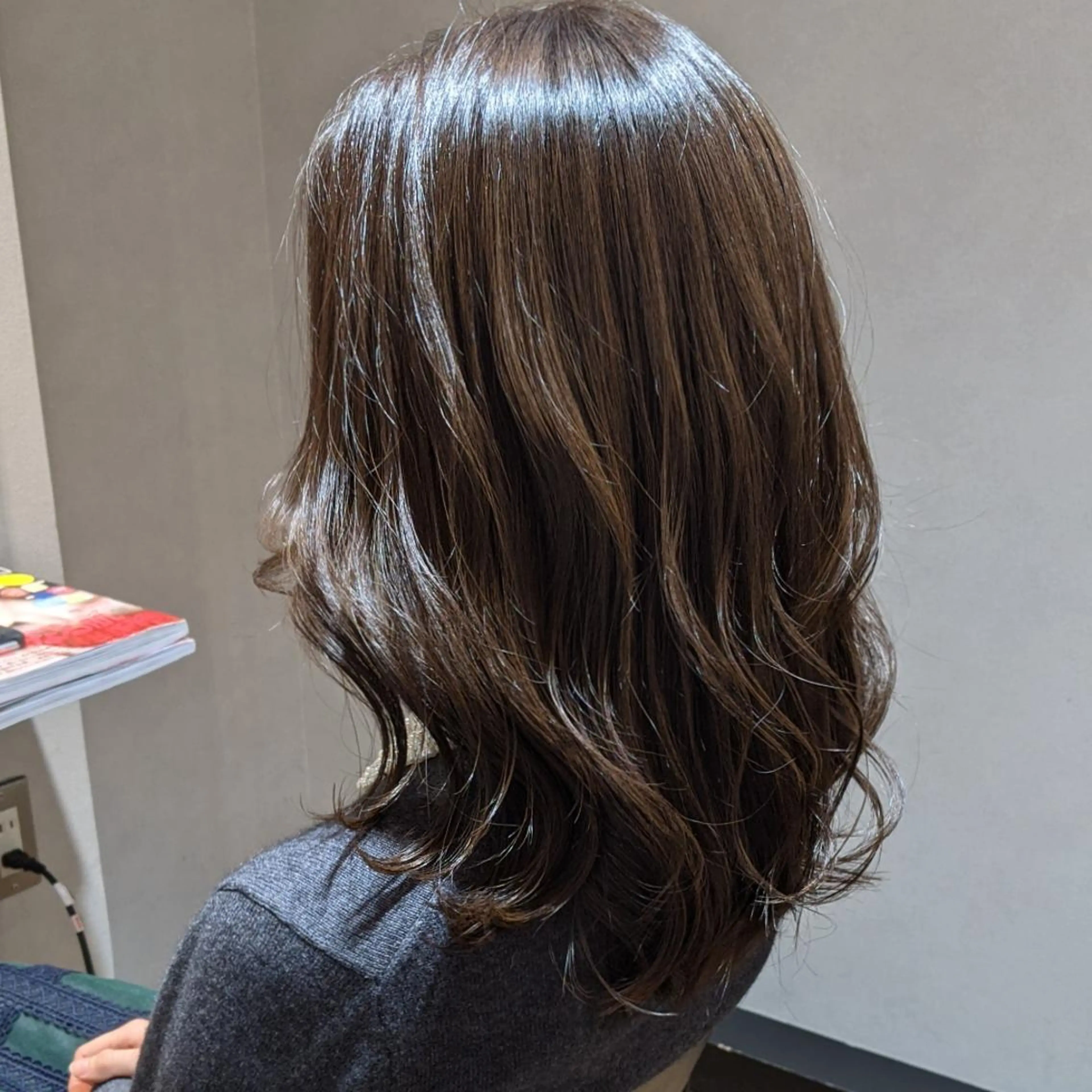 セミロング カラー PRIVATE SALON EYES所属・EYES リアのマツエク・マツパデザイン