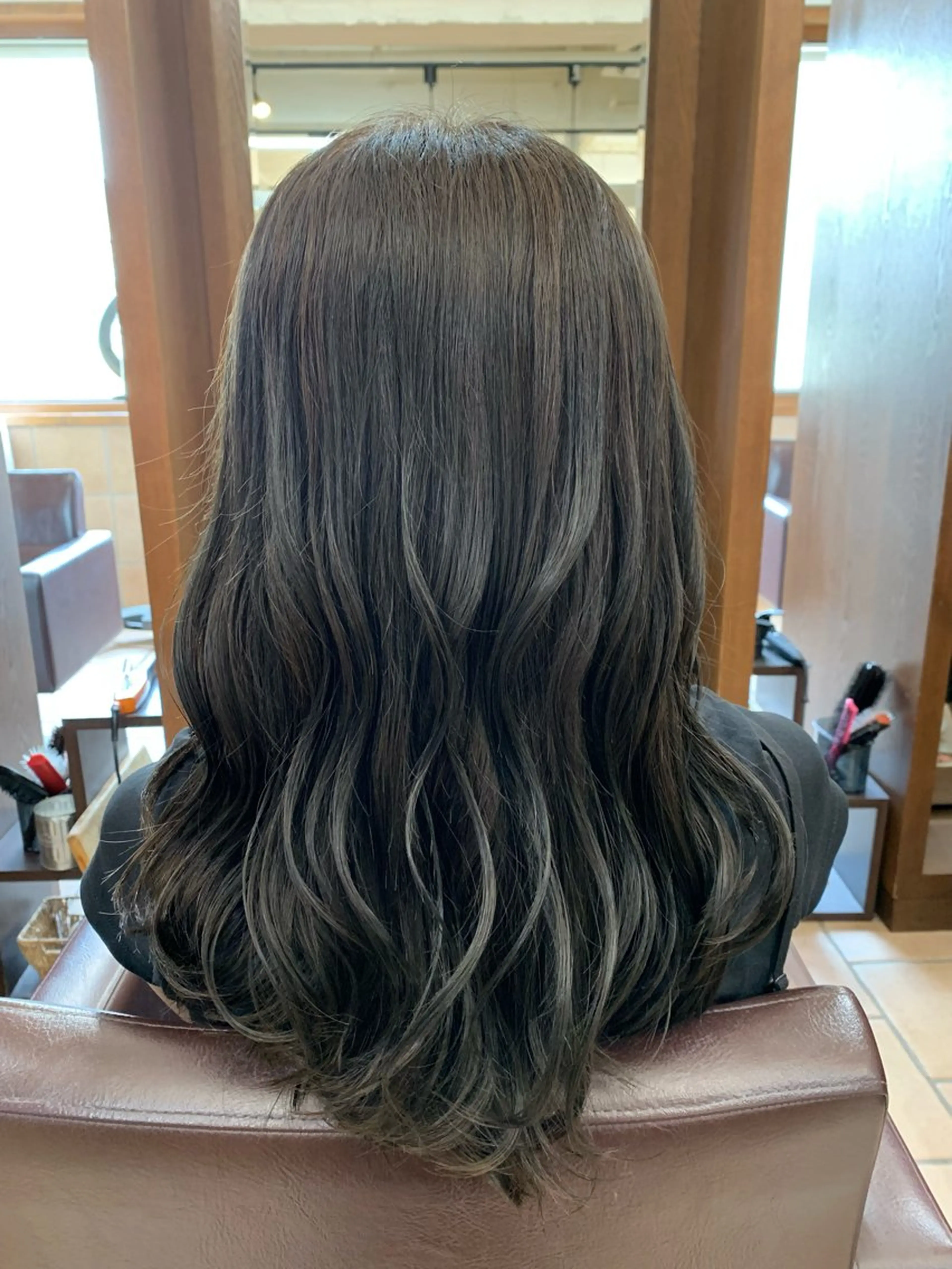 セミロング カラー 菅野 美咲のヘアスタイル