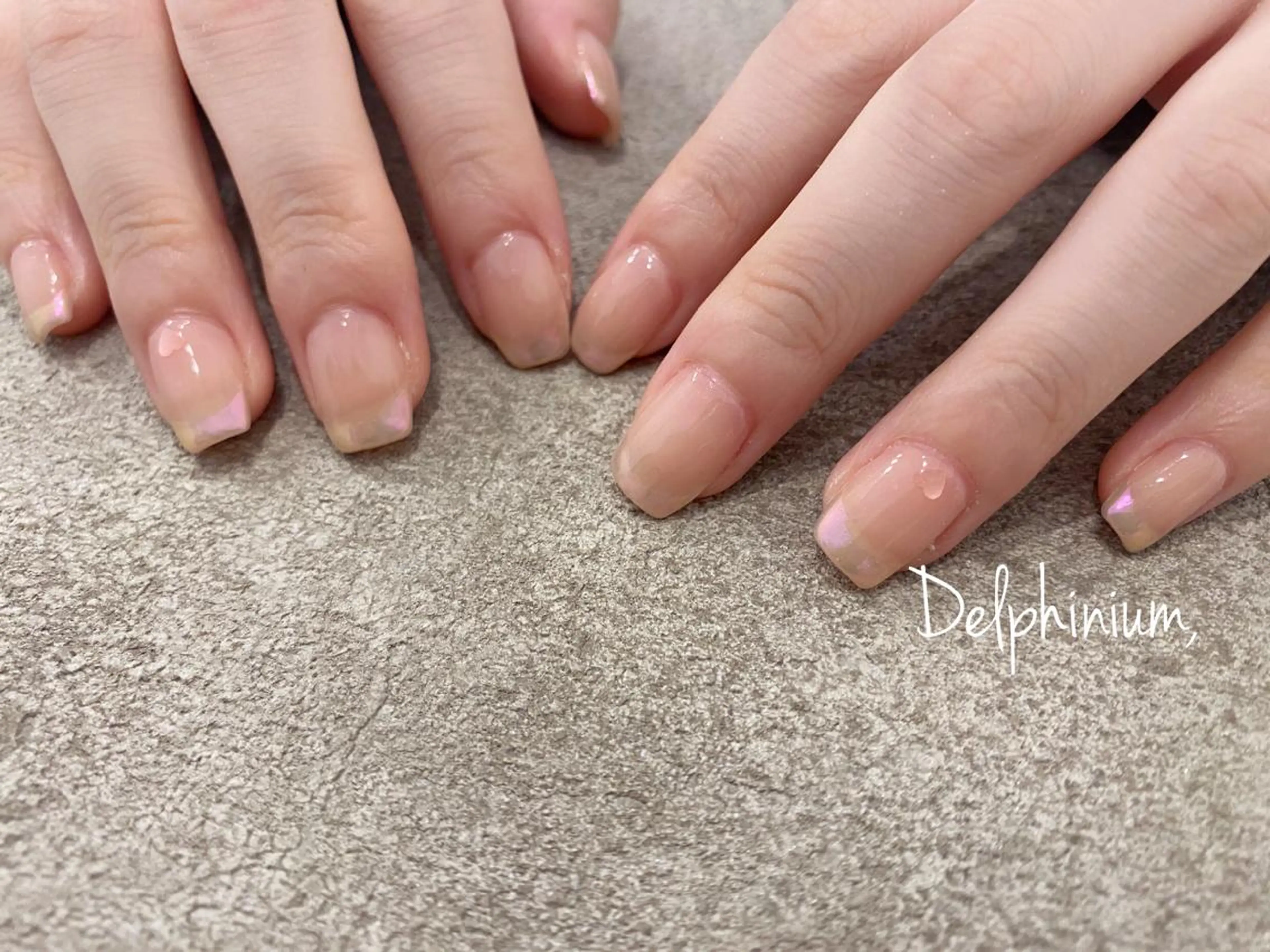 ネイル オーロラネイル フレンチネイル ハート ホログラムネイル オフィスネイル ハンドネイル 岡本 友恵のネイルデザイン