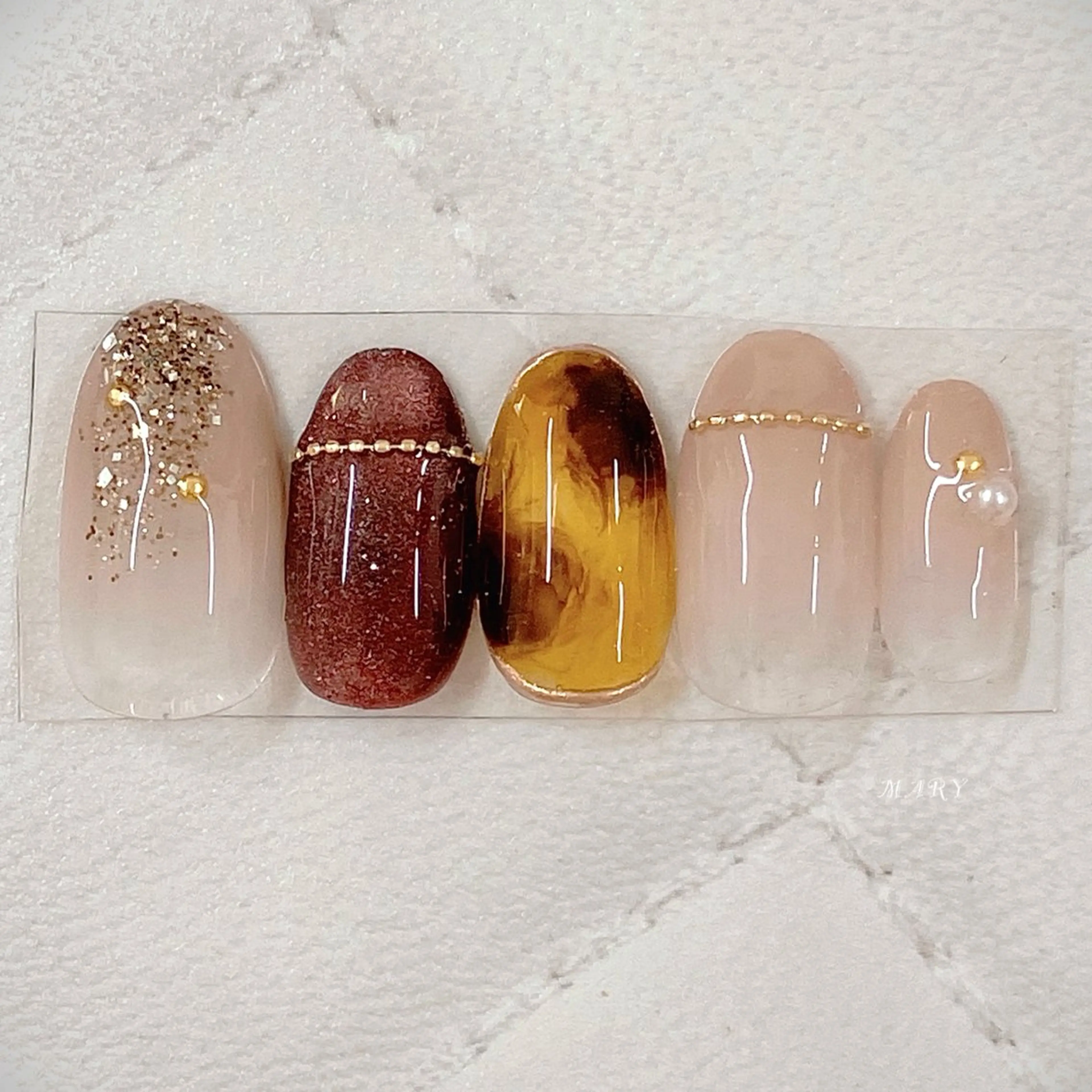 ネイル べっ甲ネイル グラデーション マグネットネイル ニュアンスネイル Mary nail所属・Mary nail .narumiのネイルデザイン