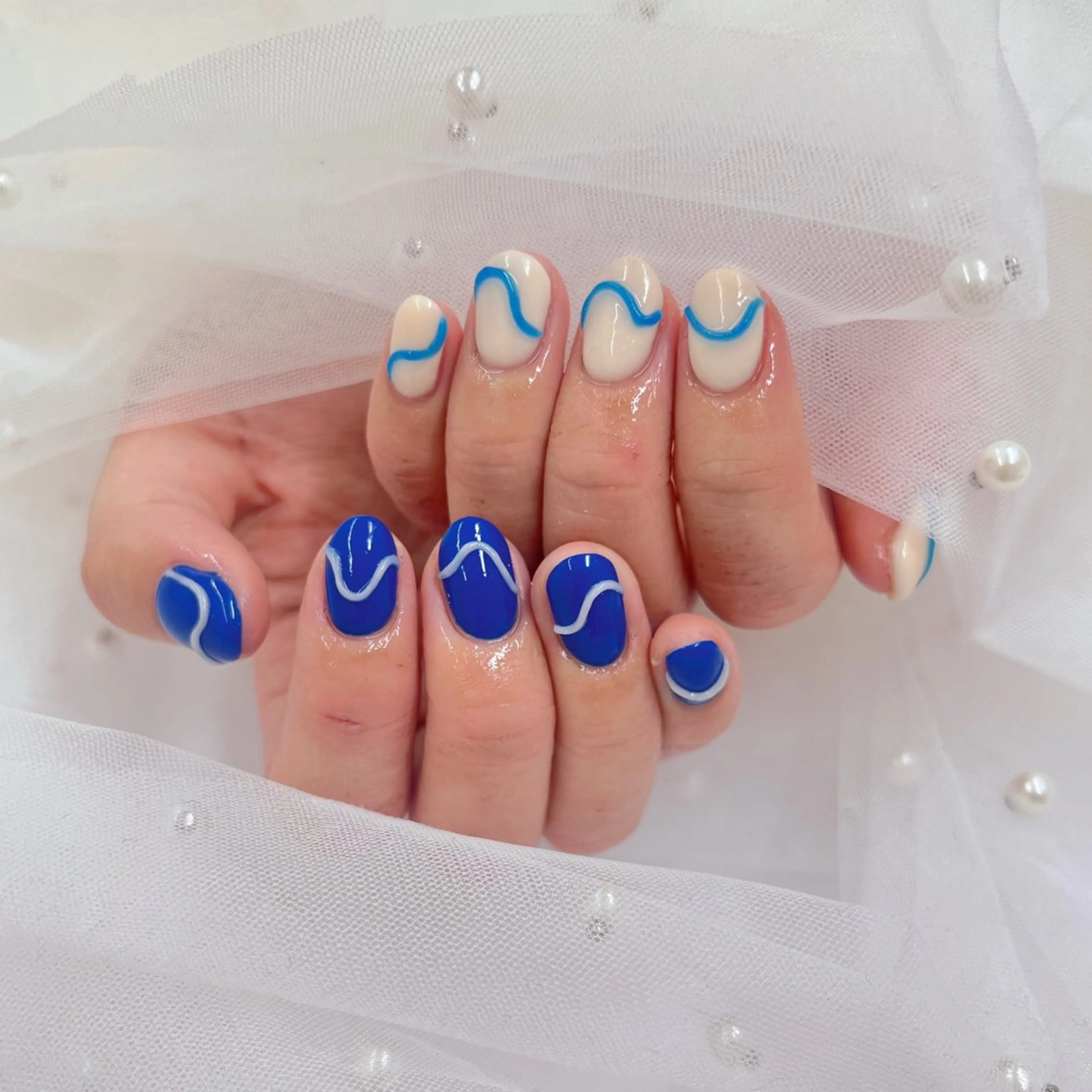 シンプルネイルデザイン🫧🤍【オフあり】の写真