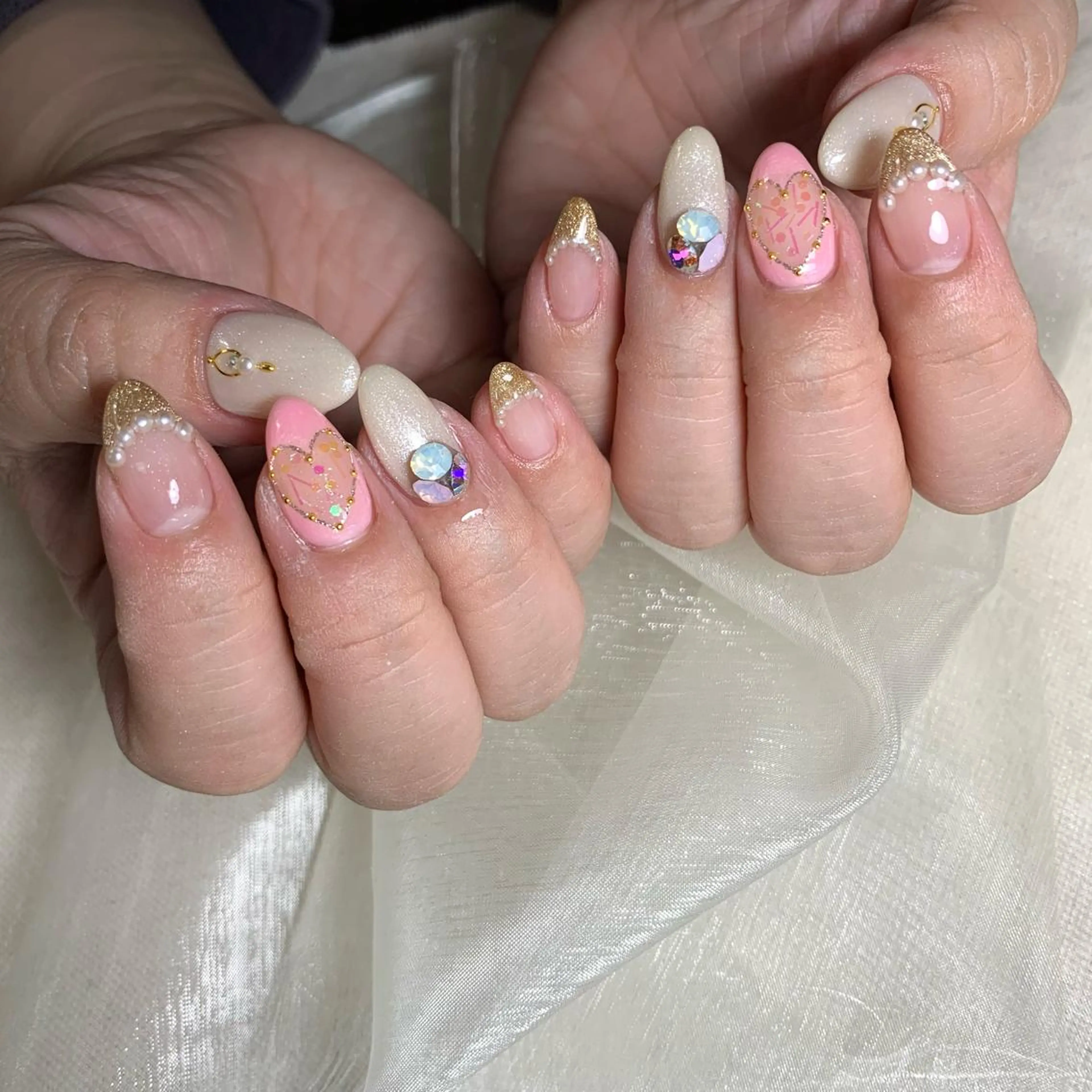 ネイル repos~ルポ~所属・里見 麗のネイルデザイン