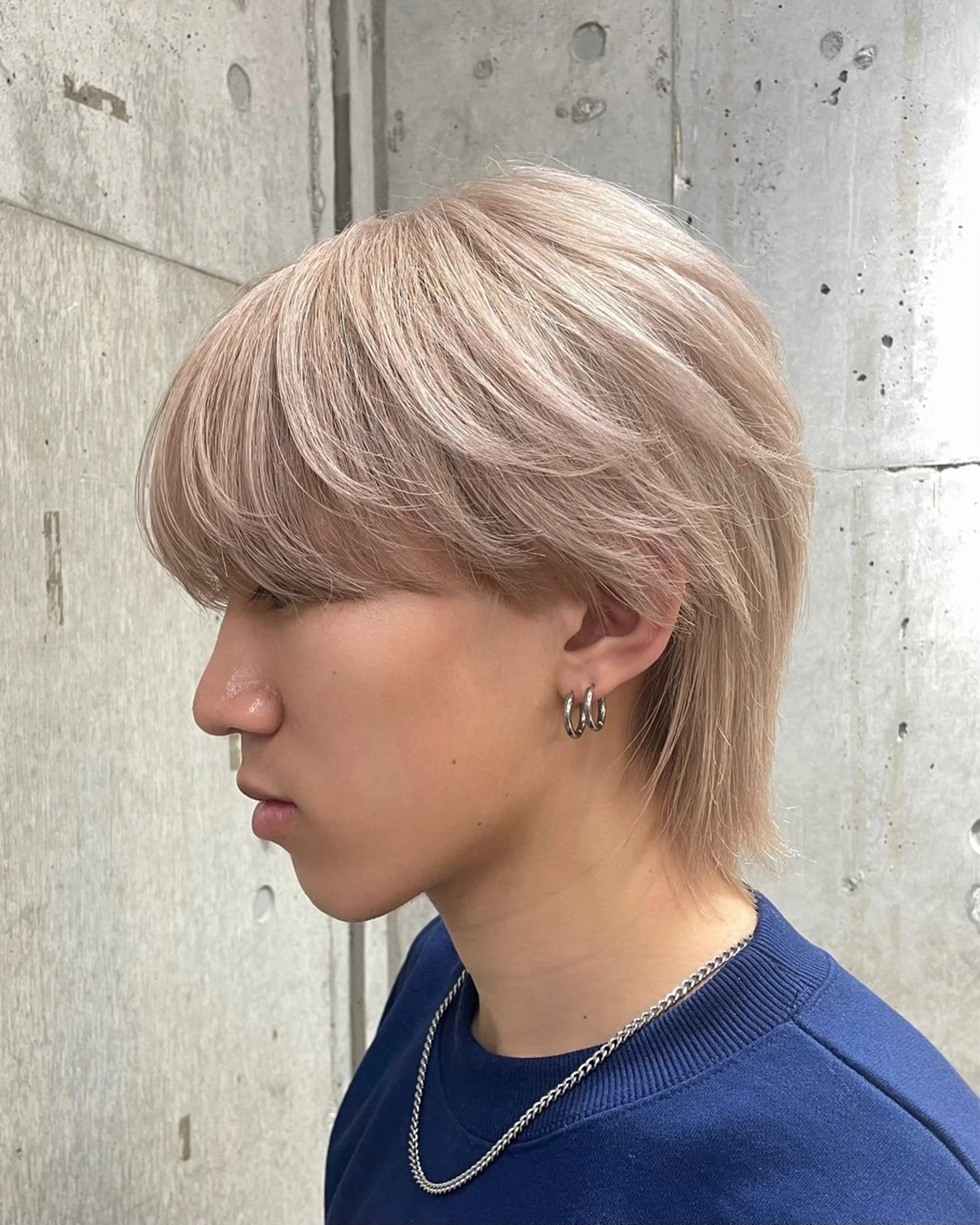 ミディアム メンズ ⭐ハイトーンブリーチ ミルクティーピンクのヘアスタイル