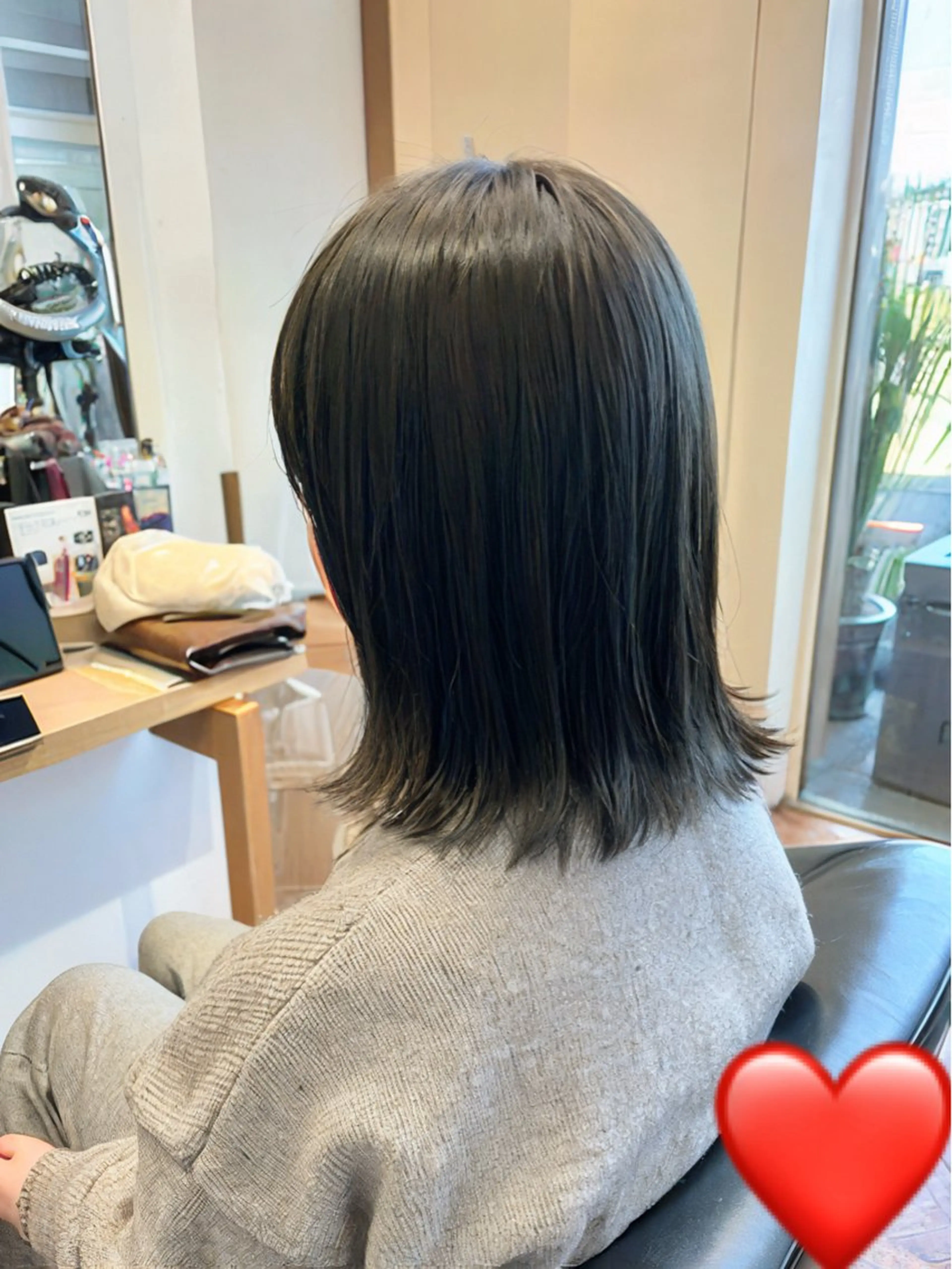 ミディアム カラー イヤリングカラー イルミナカラー ボブ 縮毛矯正 秋山知穂🌸縮毛矯正 ショートお任せ🌸のヘアスタイル