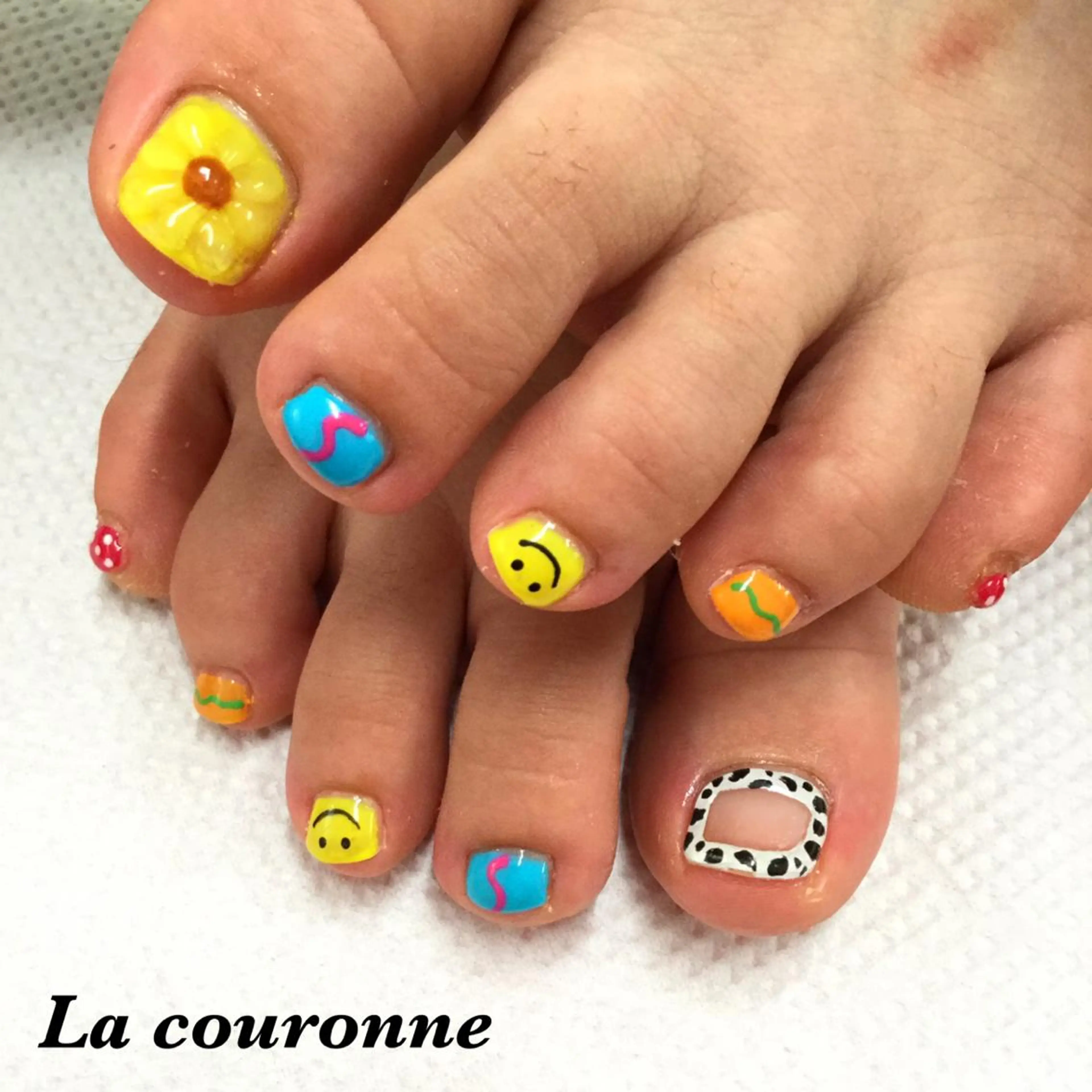 ネイル フットネイル Lacouronne NATSUMIのネイルデザイン