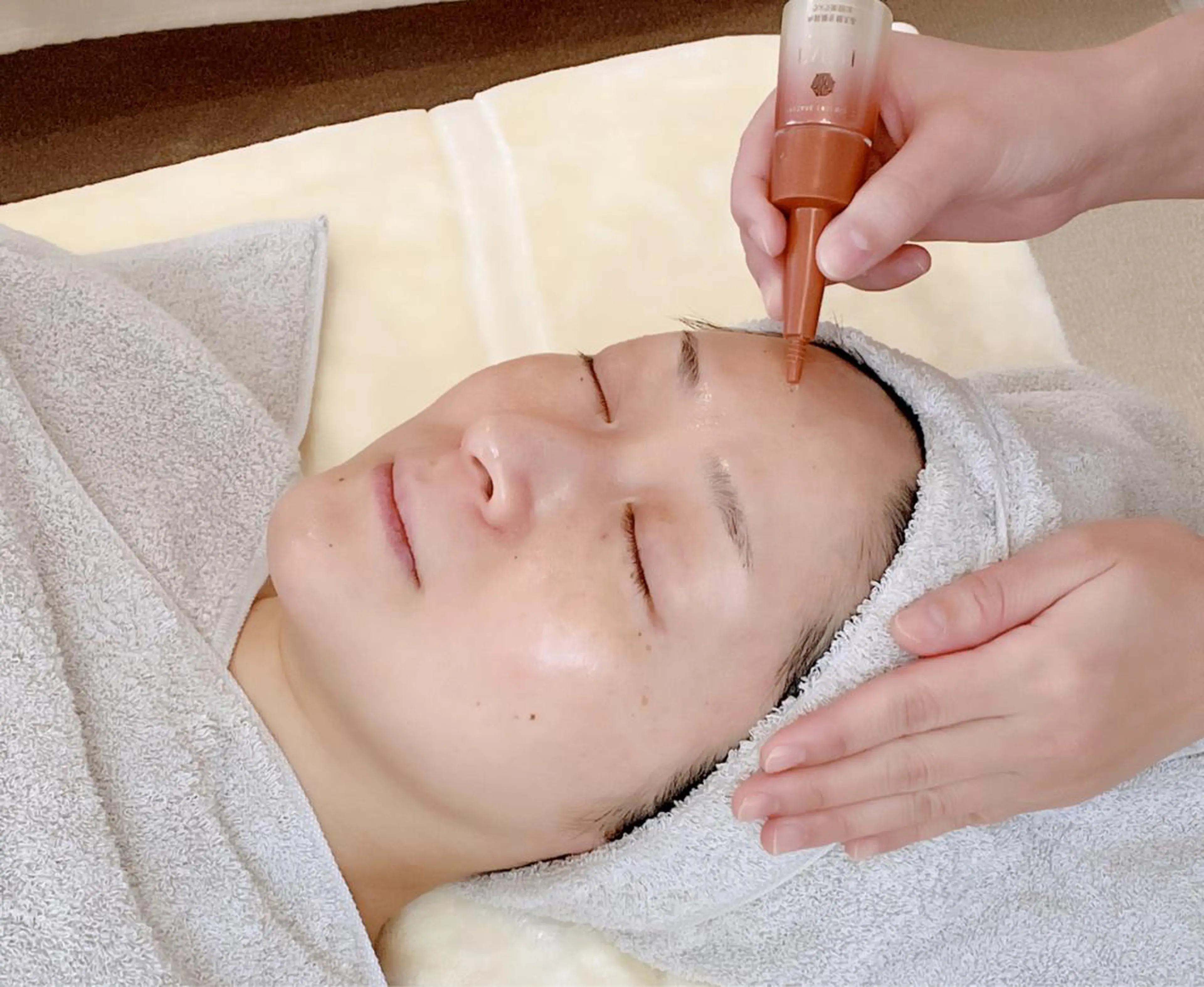 【タイプ別毛穴ケア​〜​美白まで美肌に導く！】世界特許の高濃度生コラーゲンで透明感のある美肌をGET！の写真