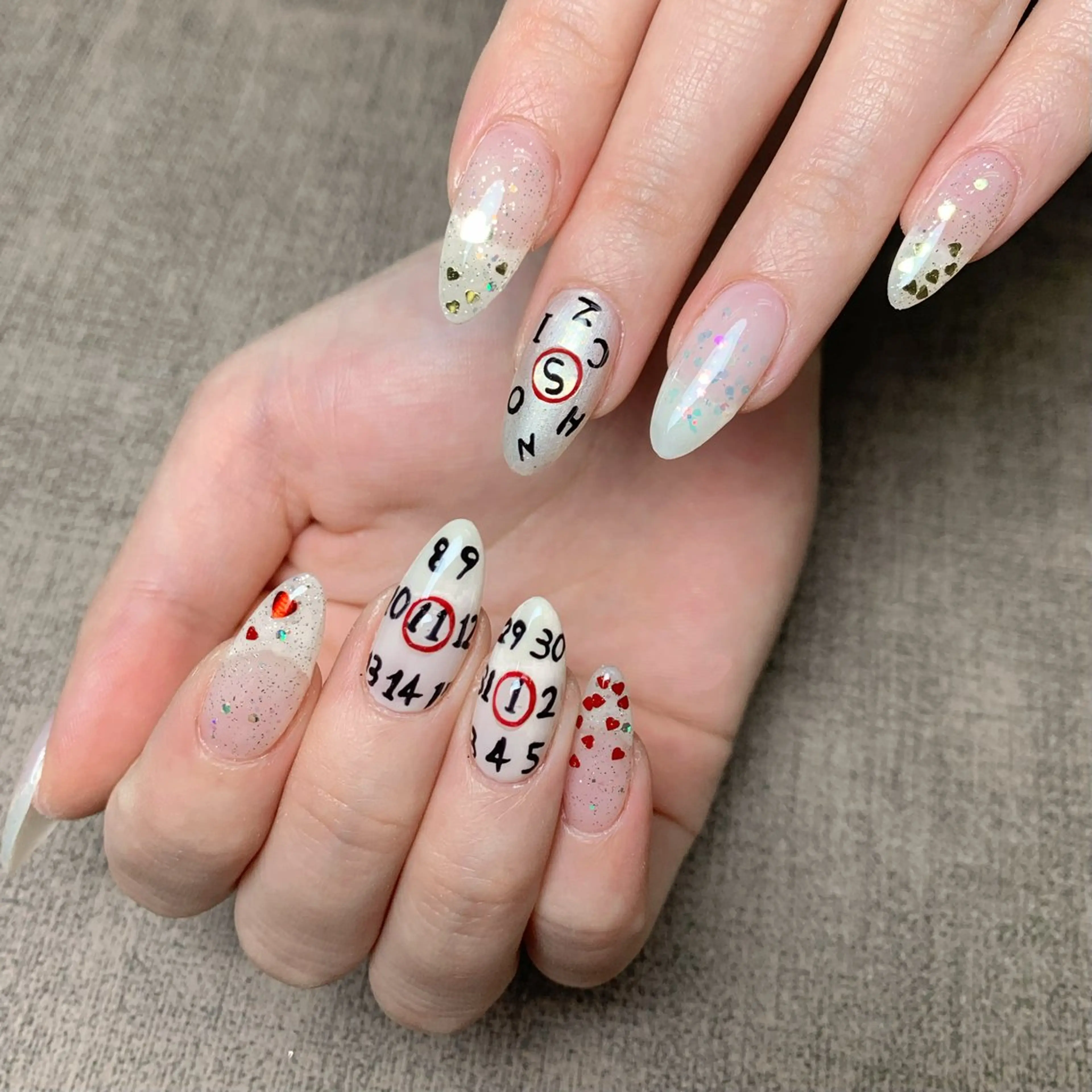 ネイル ハート ホログラムネイル キラキラネイル 韓国ネイル マグネットネイル なつみ wooのネイルデザイン