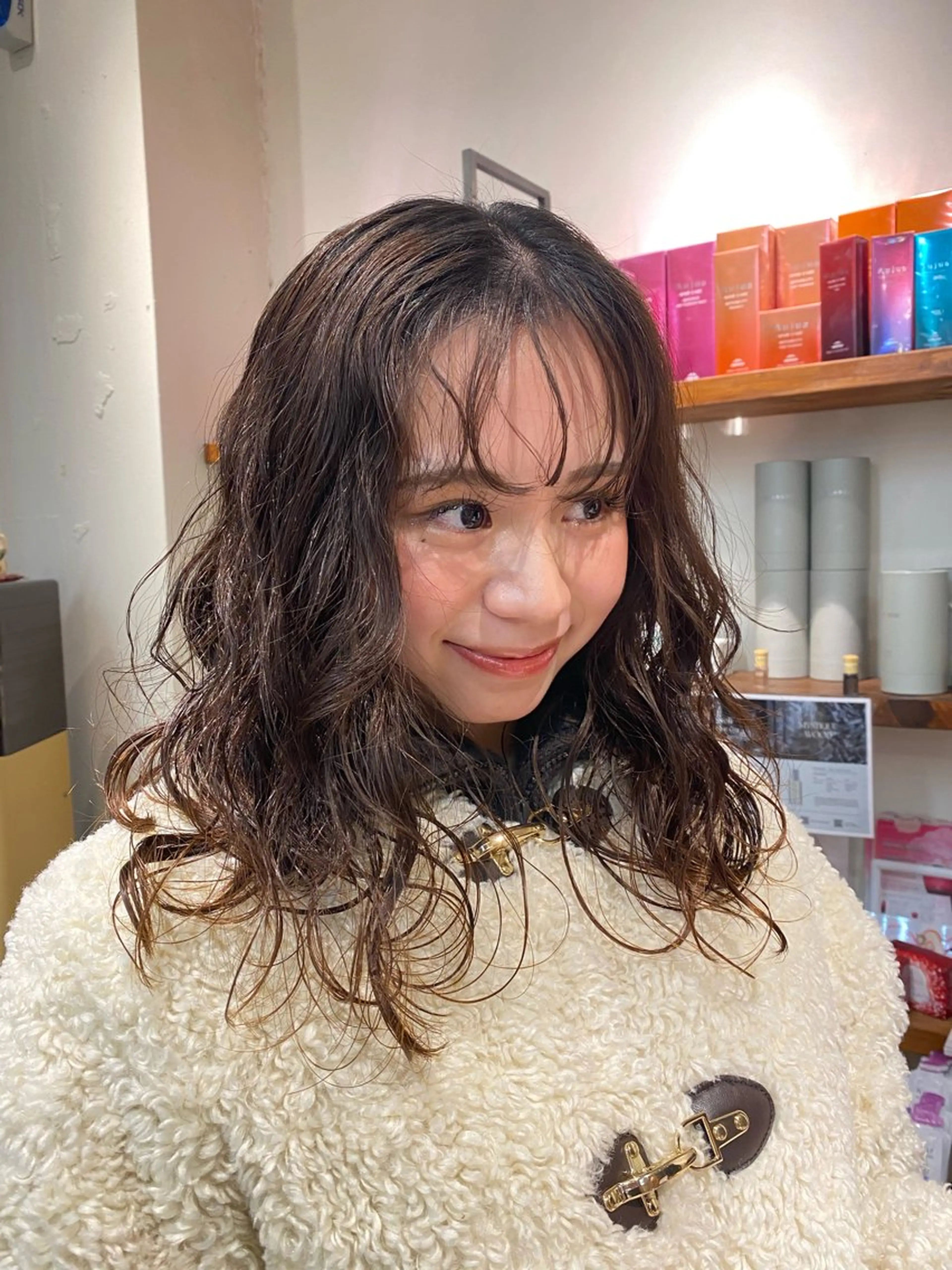 セミロング パーマ レイヤーカット カット パーマ ナチュラルヘア🫧 ナナミのヘアスタイル