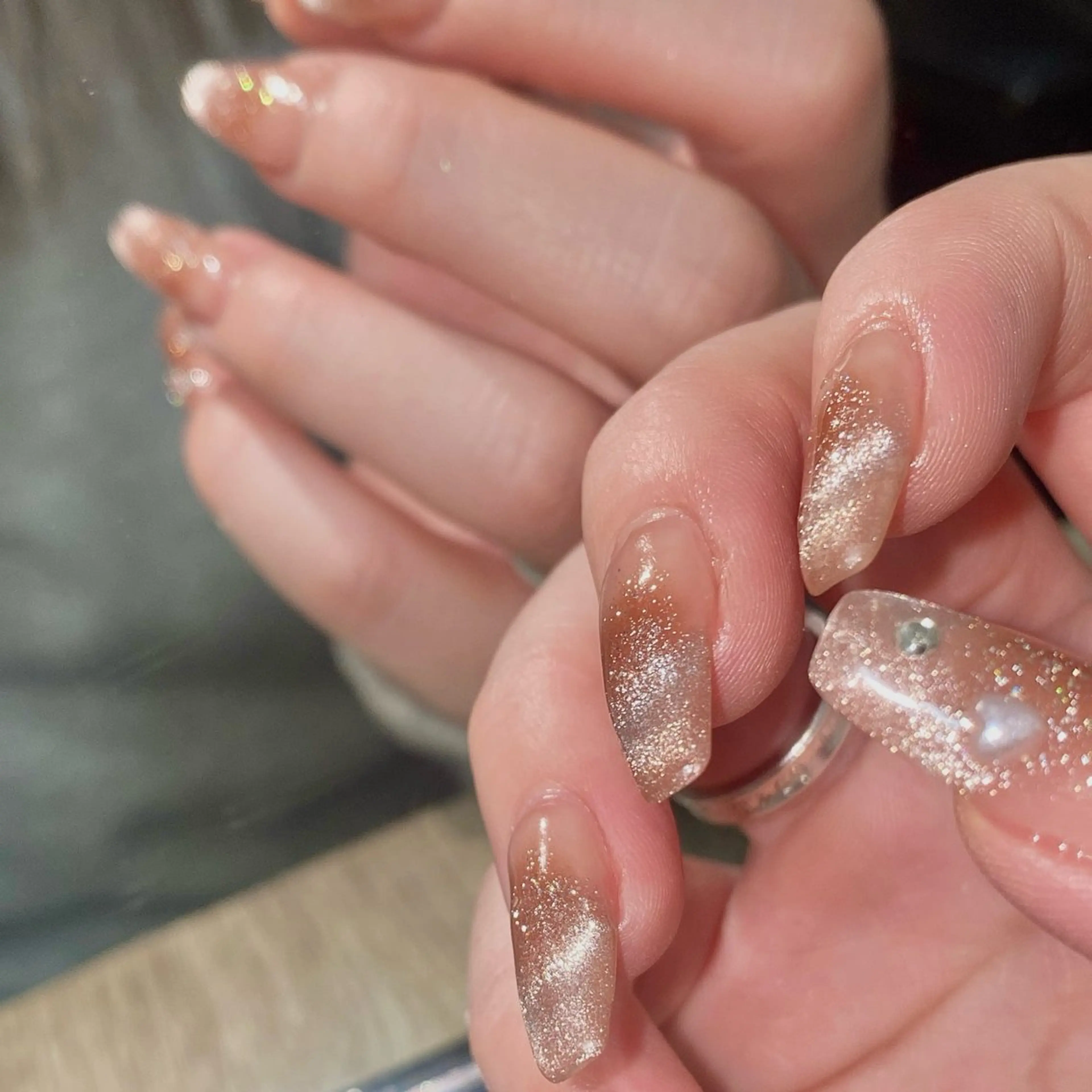 ネイル チークネイル フラッシュネイル フレンチネイル キラキラネイル マグネットネイル Roi〈ロワ〉 Reikaのネイルデザイン