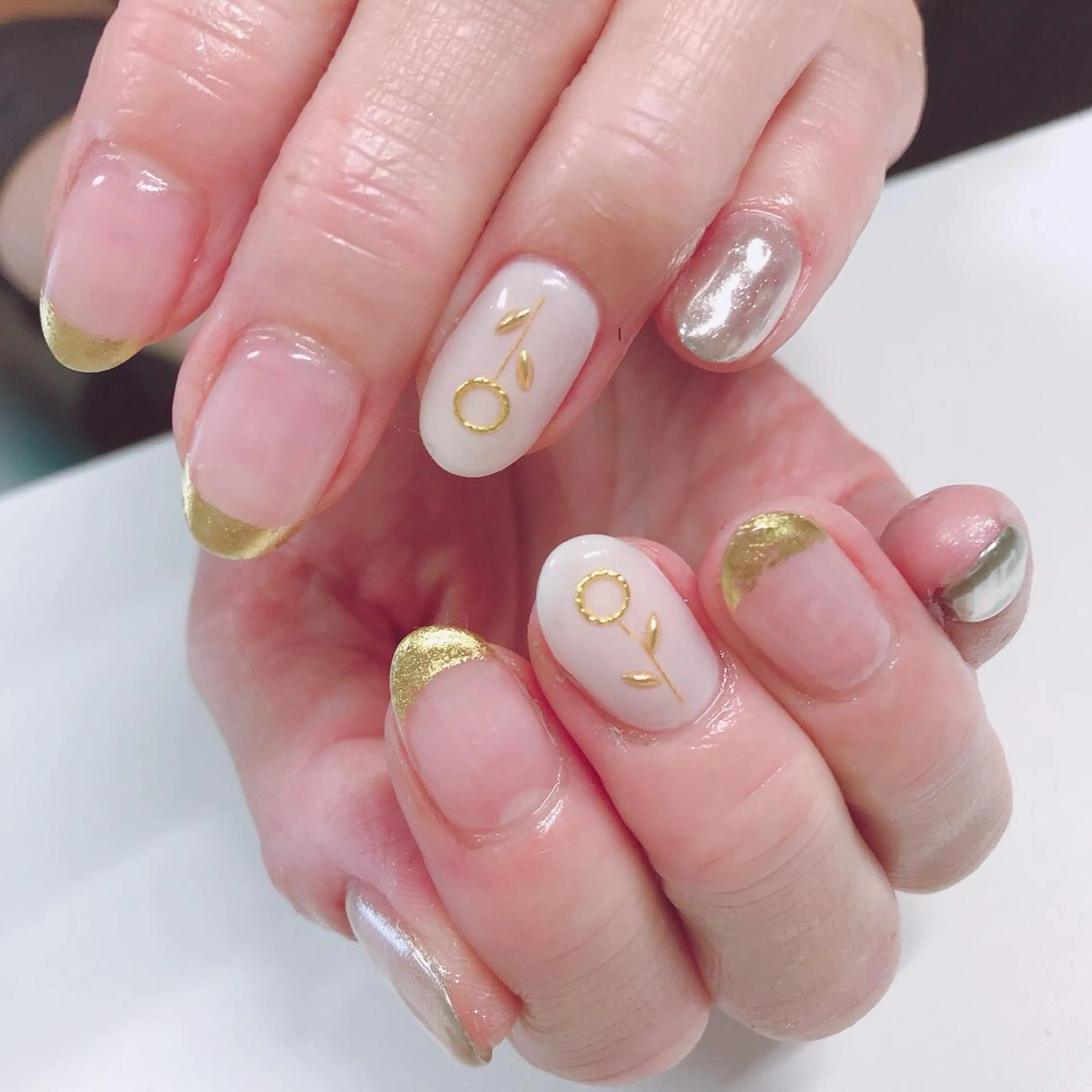 ネイル アートネイル 長さ出し フットネイル グリーン ニュアンスネイル Lily Roseスタッフ一同のマツエク・マツパデザイン