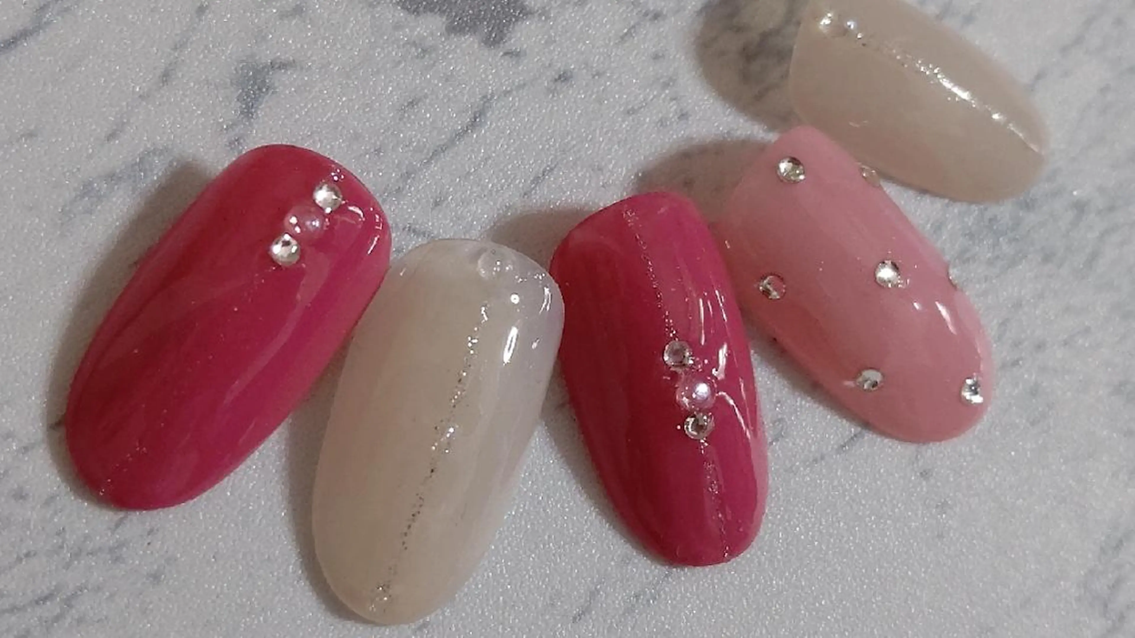 ネイル ラヴィアン ローズのネイルデザイン