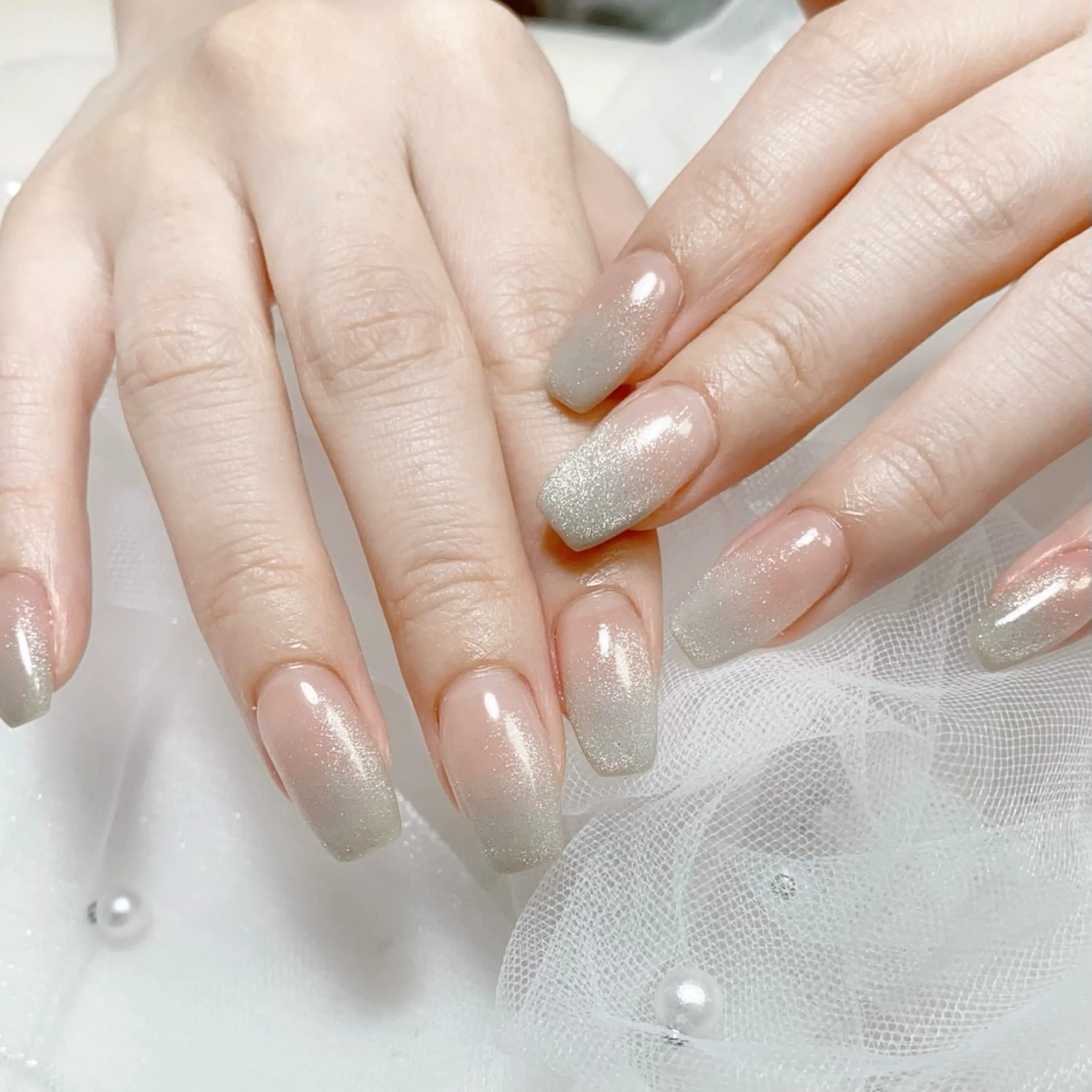 ネイル アートネイル オーロラネイル ガーリー キラキラネイル 韓国ネイル ハンドネイル Nail salon 木にいるのネイルデザイン