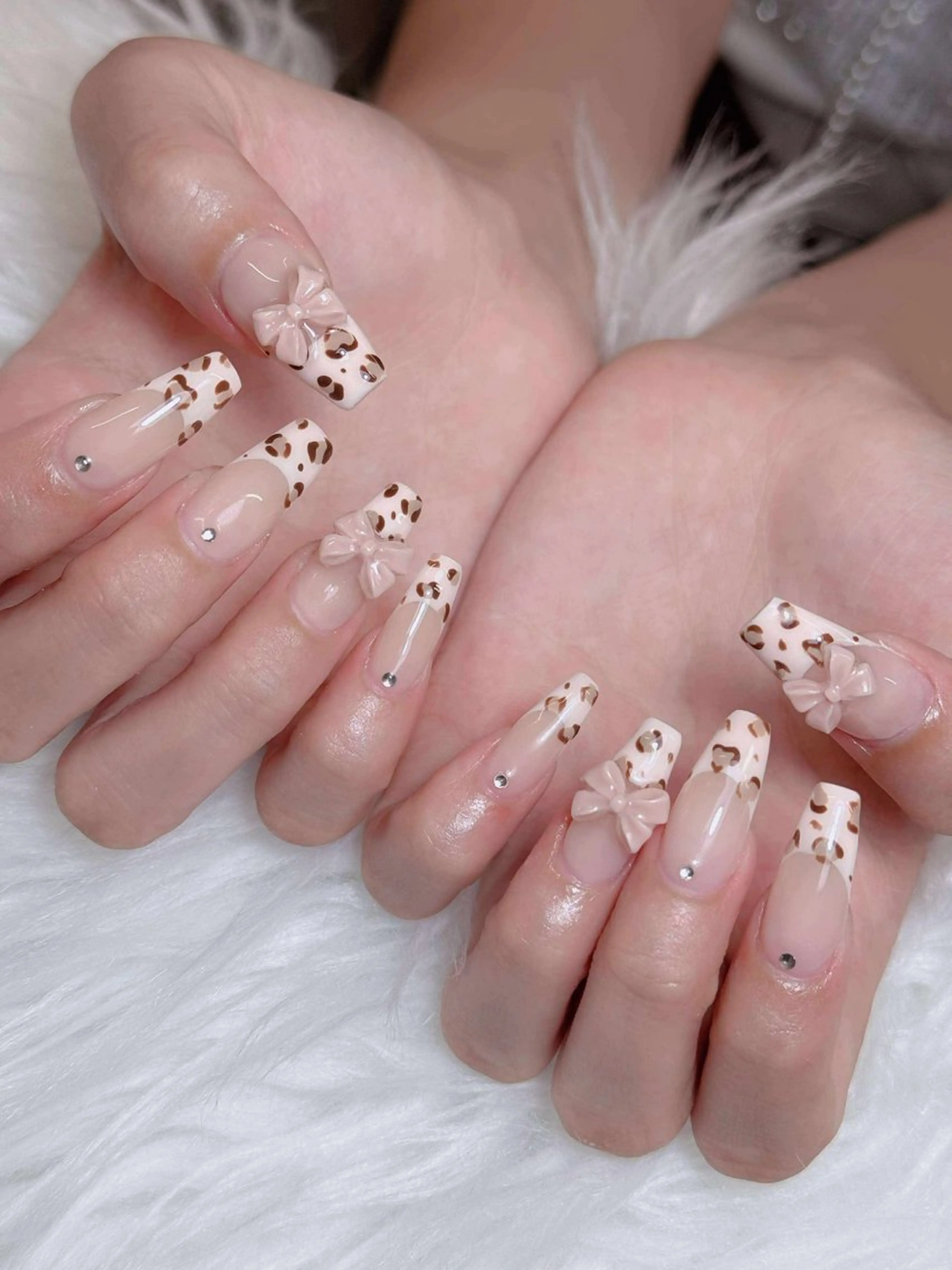 ネイル オーロラネイル チークネイル フットネイル フレンチネイル 韓国ネイル ハンドネイル Lumi Nail 新大久保3‘のネイルデザイン