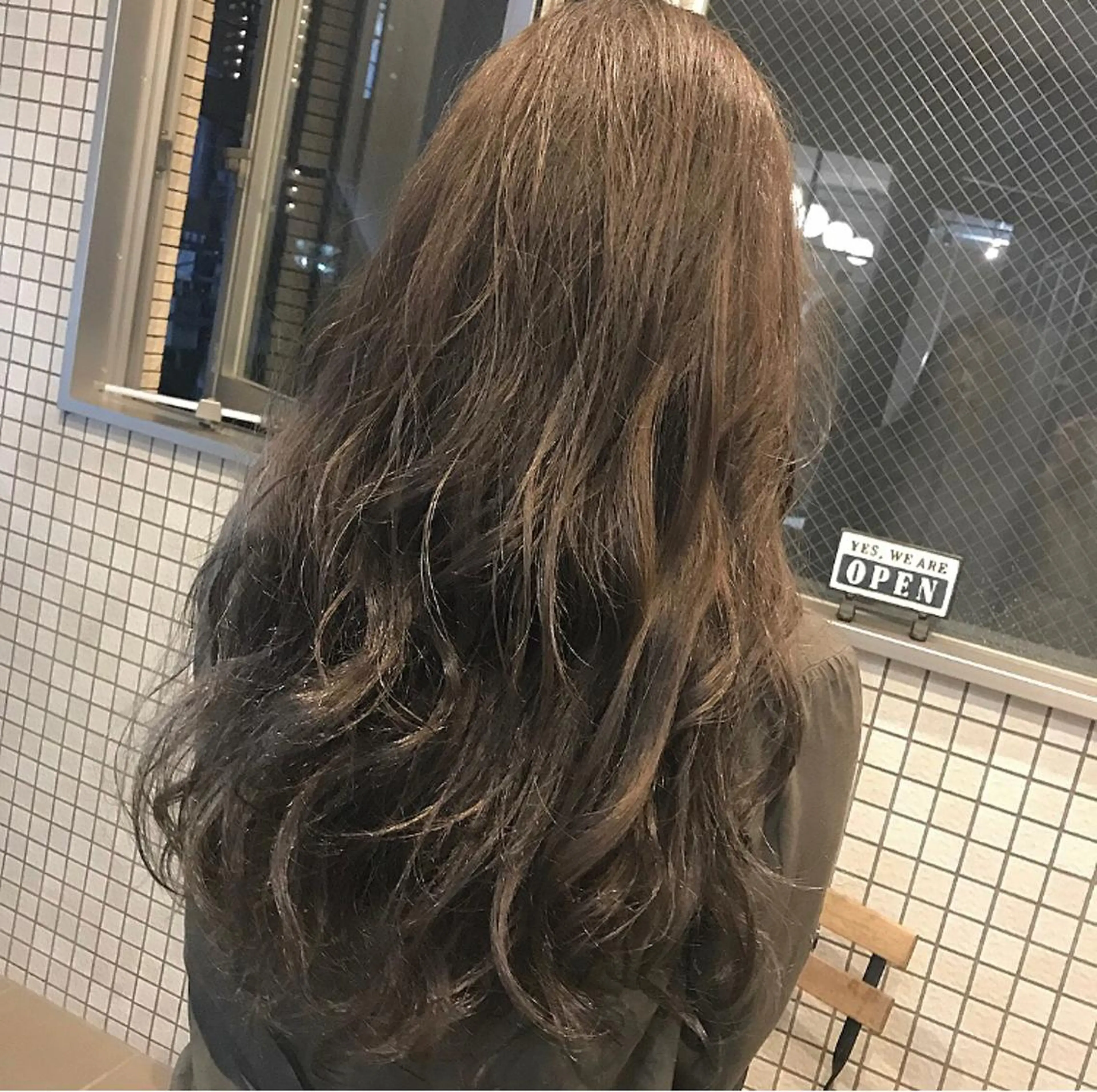 ロング カラー アッシュ アッシュグレー アッシュグレージュ グレージュ SALOWIN新潟万代所属・緑川 瑞穂のヘアスタイル