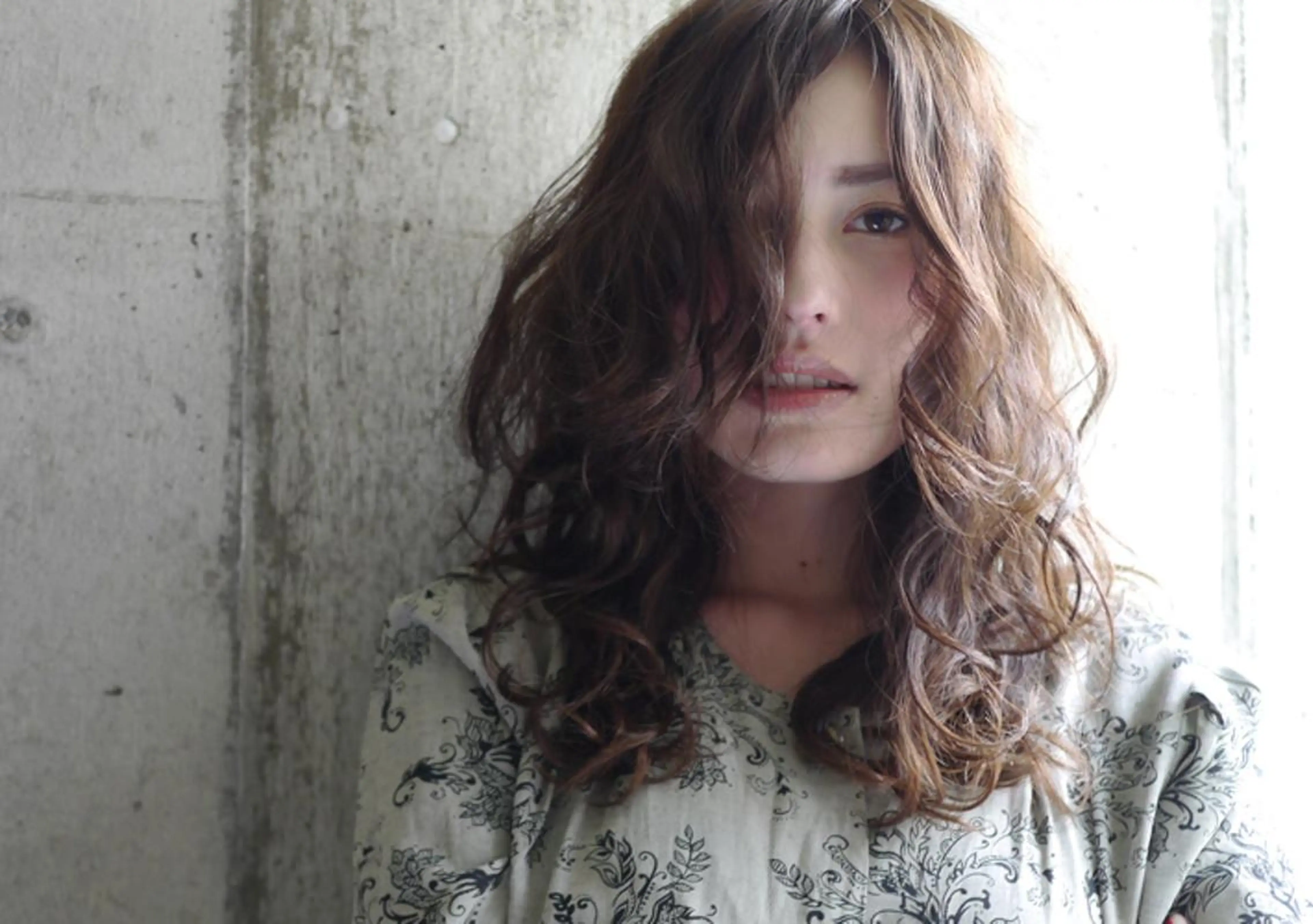 ミディアム セミロング パーマ 圧倒的美髪ストレート ツダケイタロウのヘアスタイル