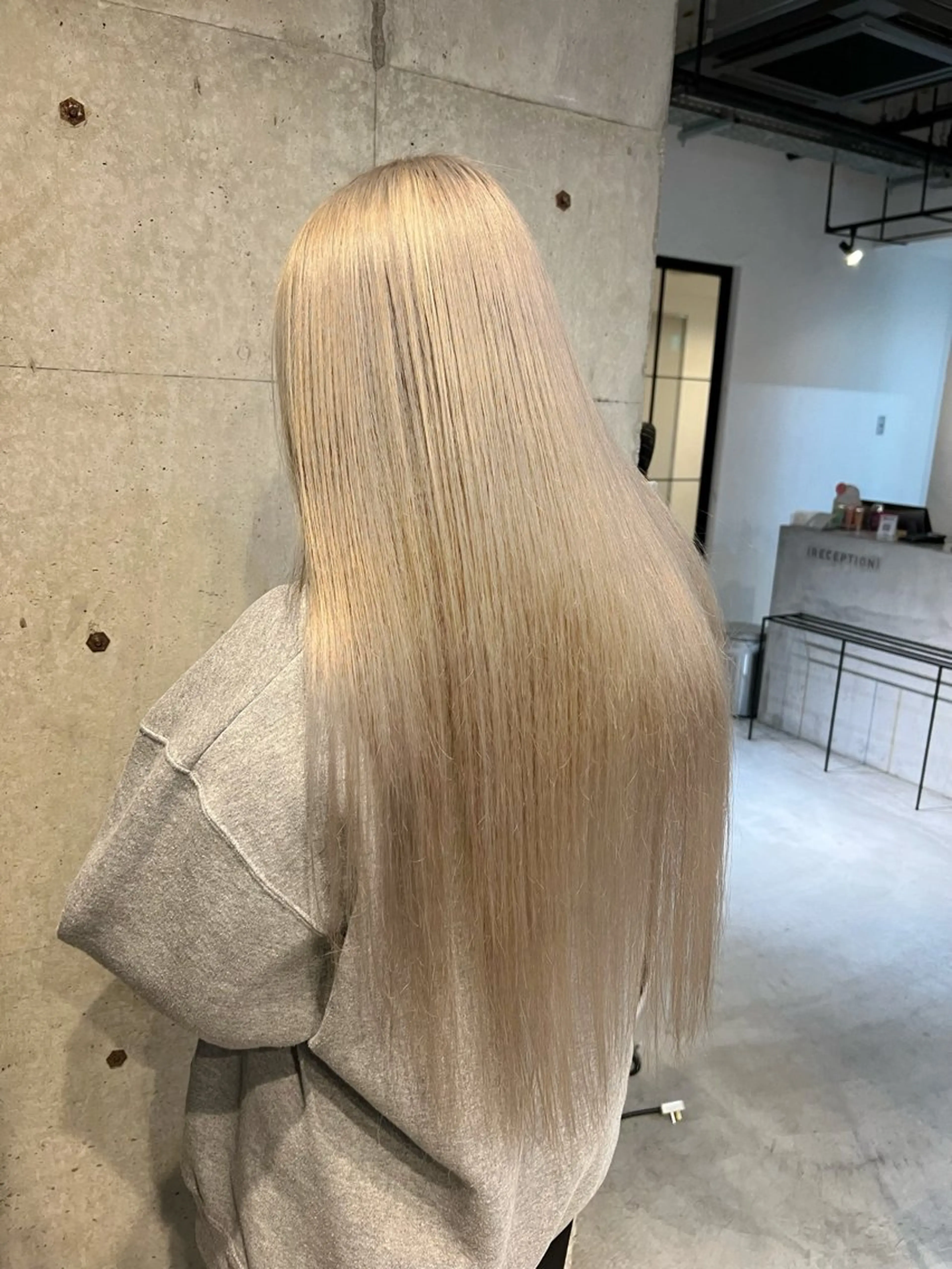 ロング カット ヘアカラー トリートメント ベージュカラー🕊️ 新潟駅/谷口大海のヘアスタイル
