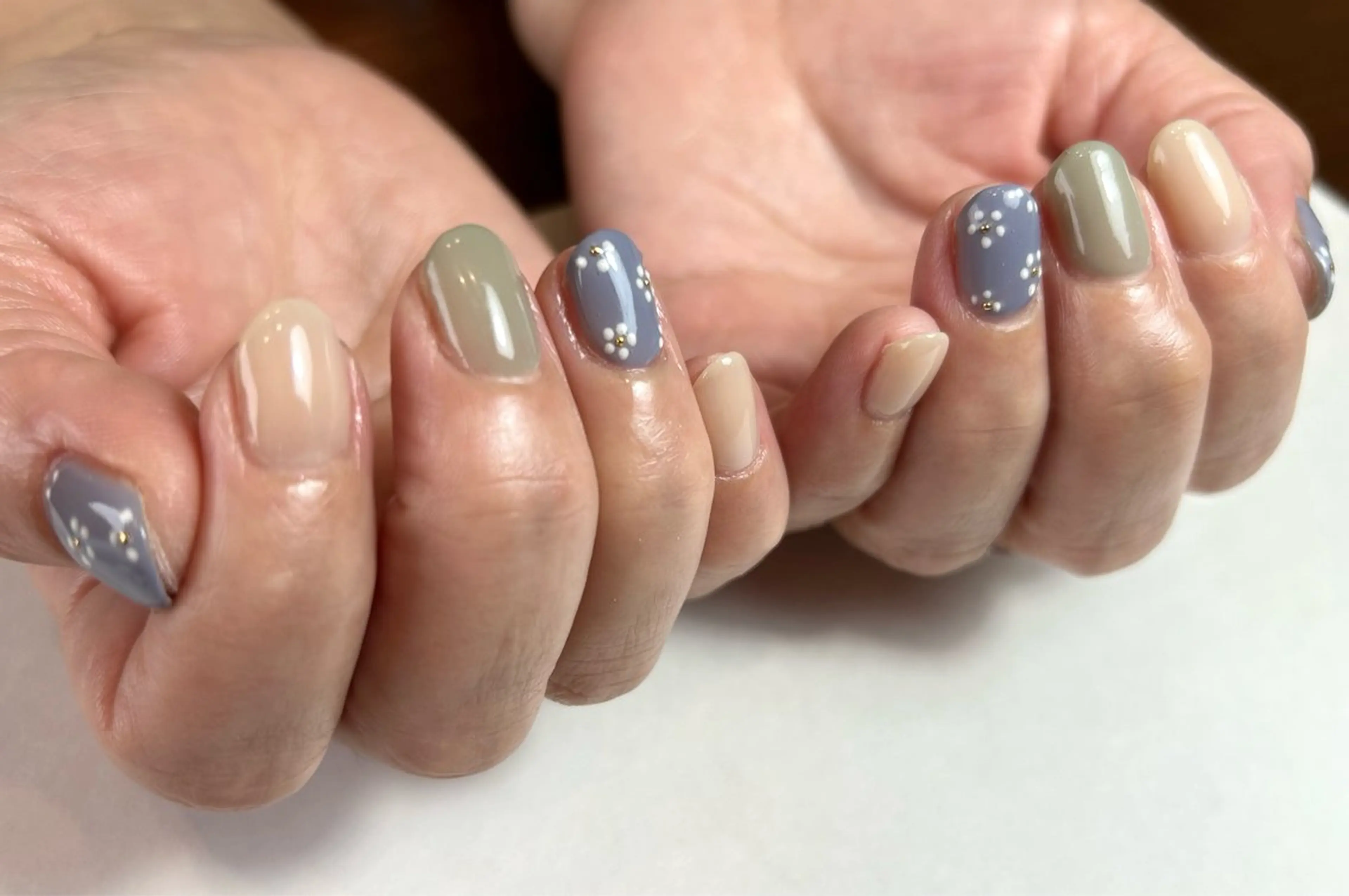 ネイル シンプルネイル 夏ネイル ハンドネイル le_rire _nailのネイルデザイン