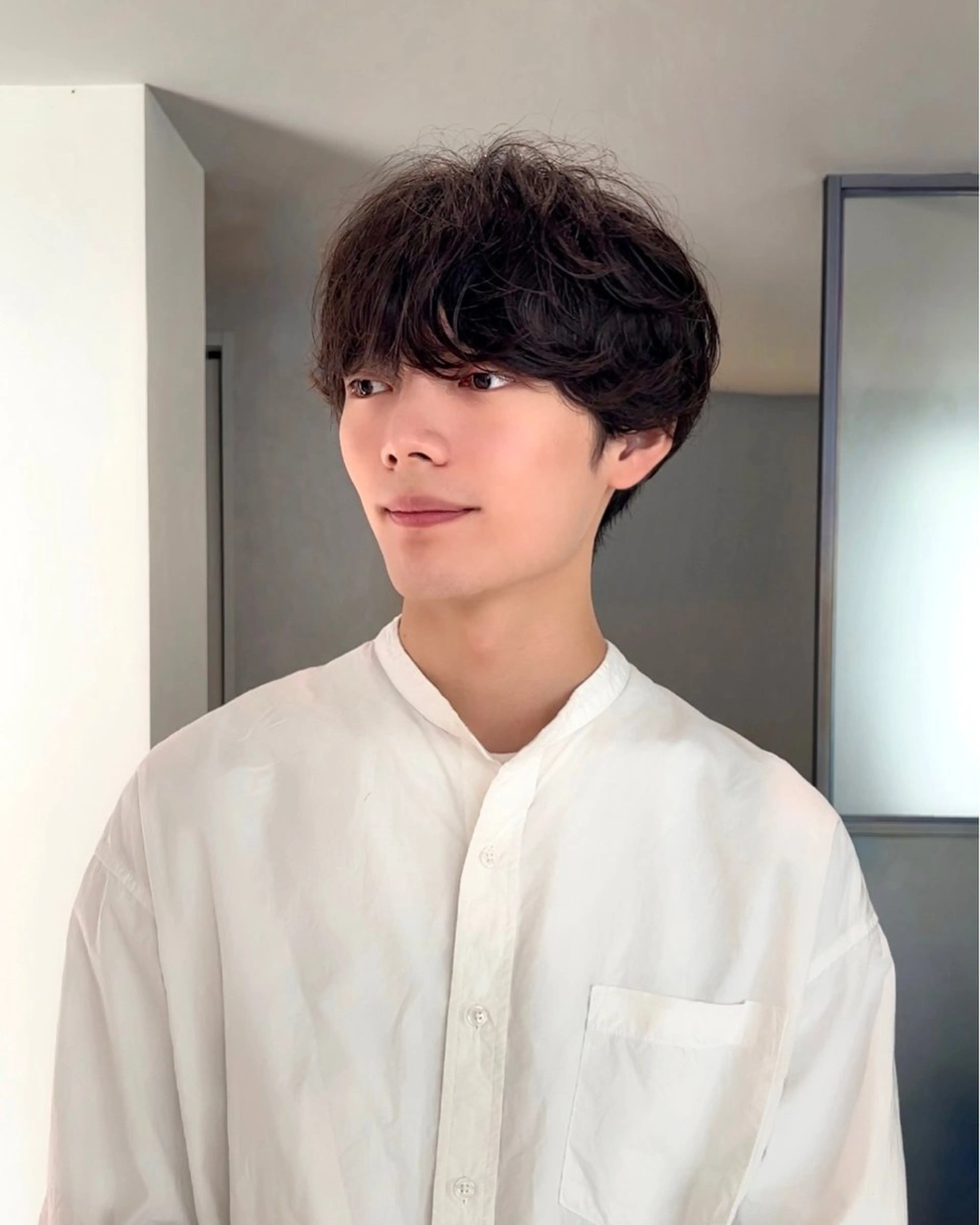 メンズ メンズパーマ 眉カット Qin shaire salon 原宿verno店所属・【センターパート】 ETO／江藤翼の眉毛・アイブロウイメージ