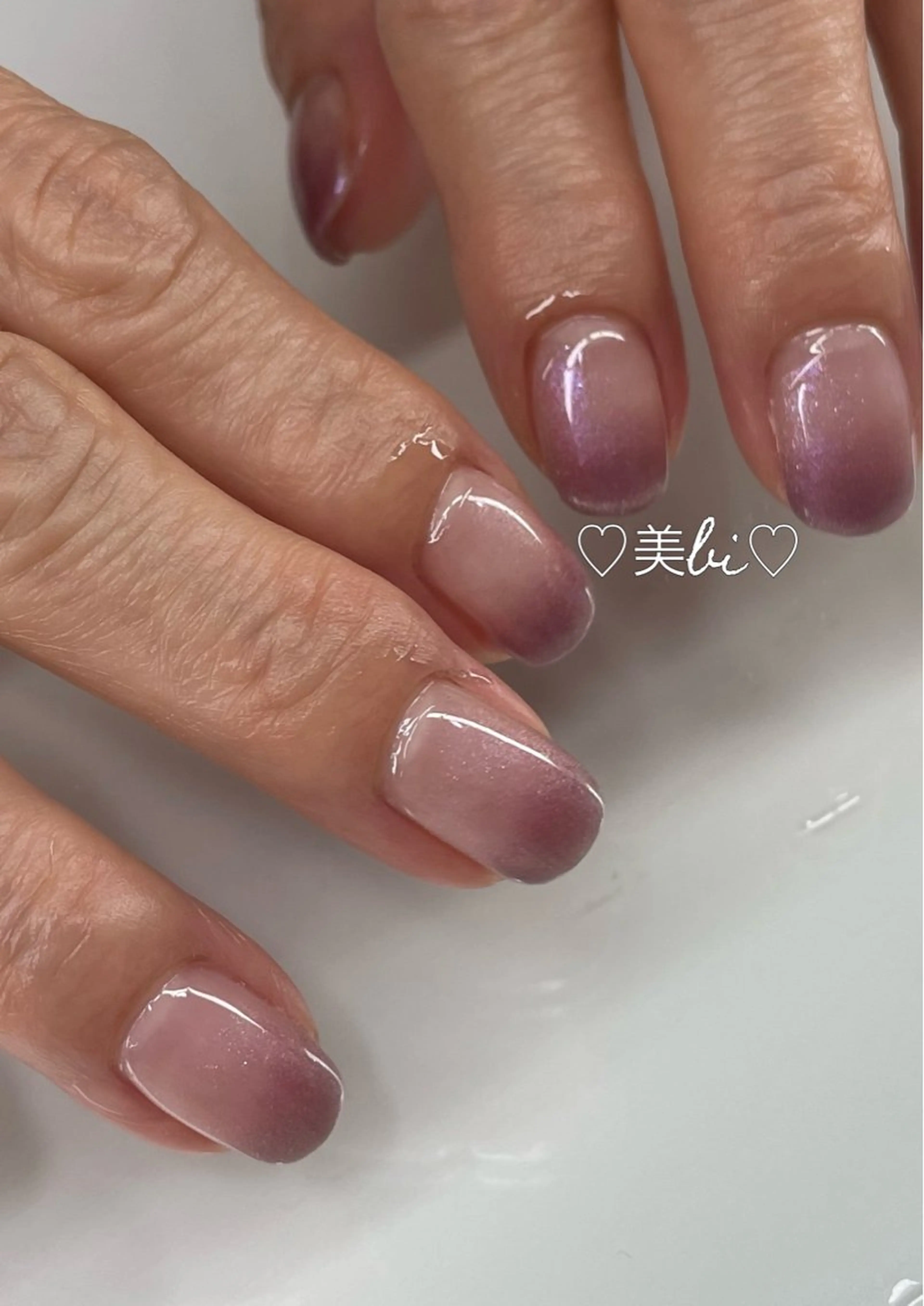 ネイル アートネイル フラッシュネイル ラメ(グリッター) マグネットネイル シルバー ハンドネイル ハンドケア ♡Bivi♡自爪に 優しいネイルサロンのネイルデザイン