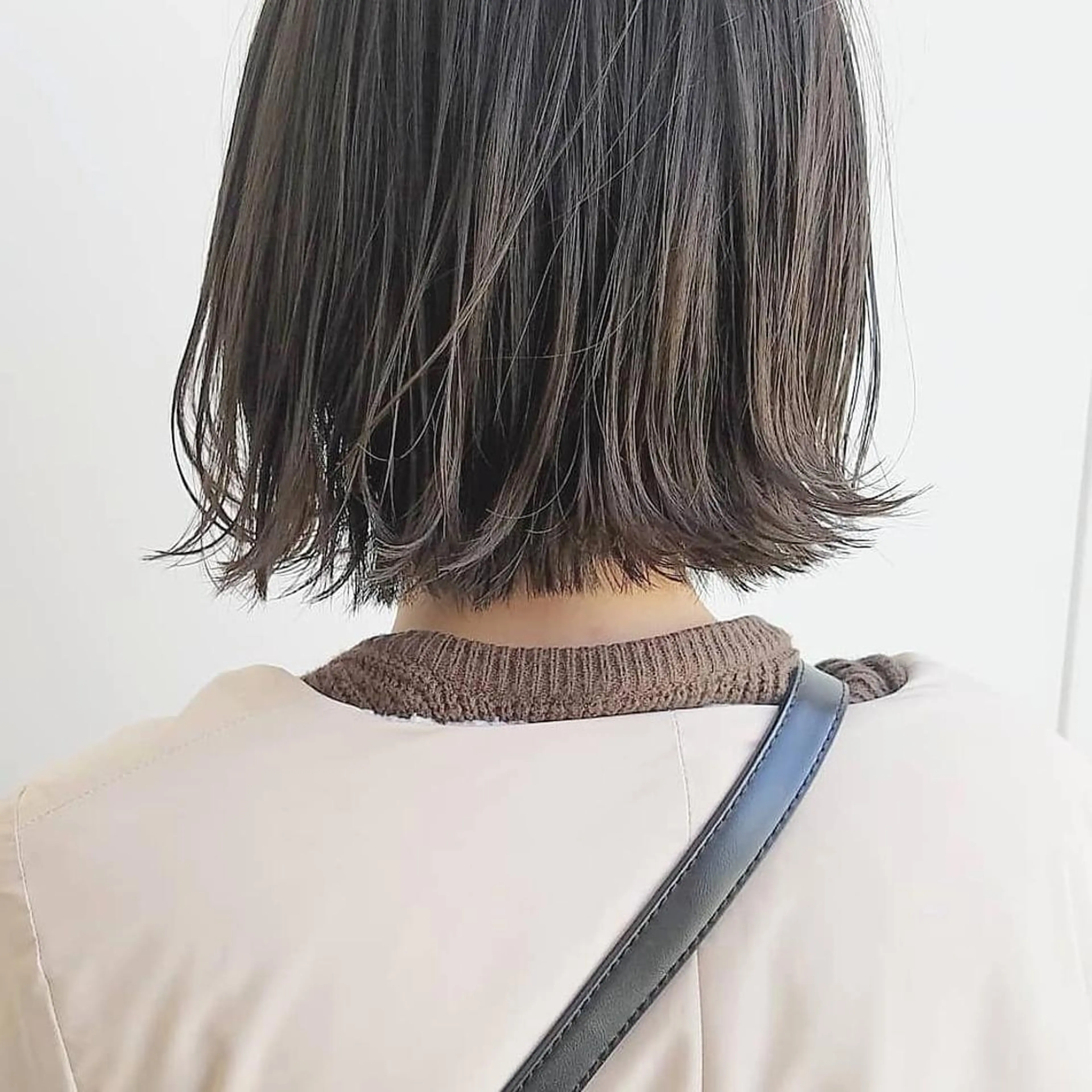 カラー マツエク・マツパ ミディアム ベージュカラー オリーブベージュ iplus まつげ、眉毛、耳つぼのマツエク・マツパデザイン