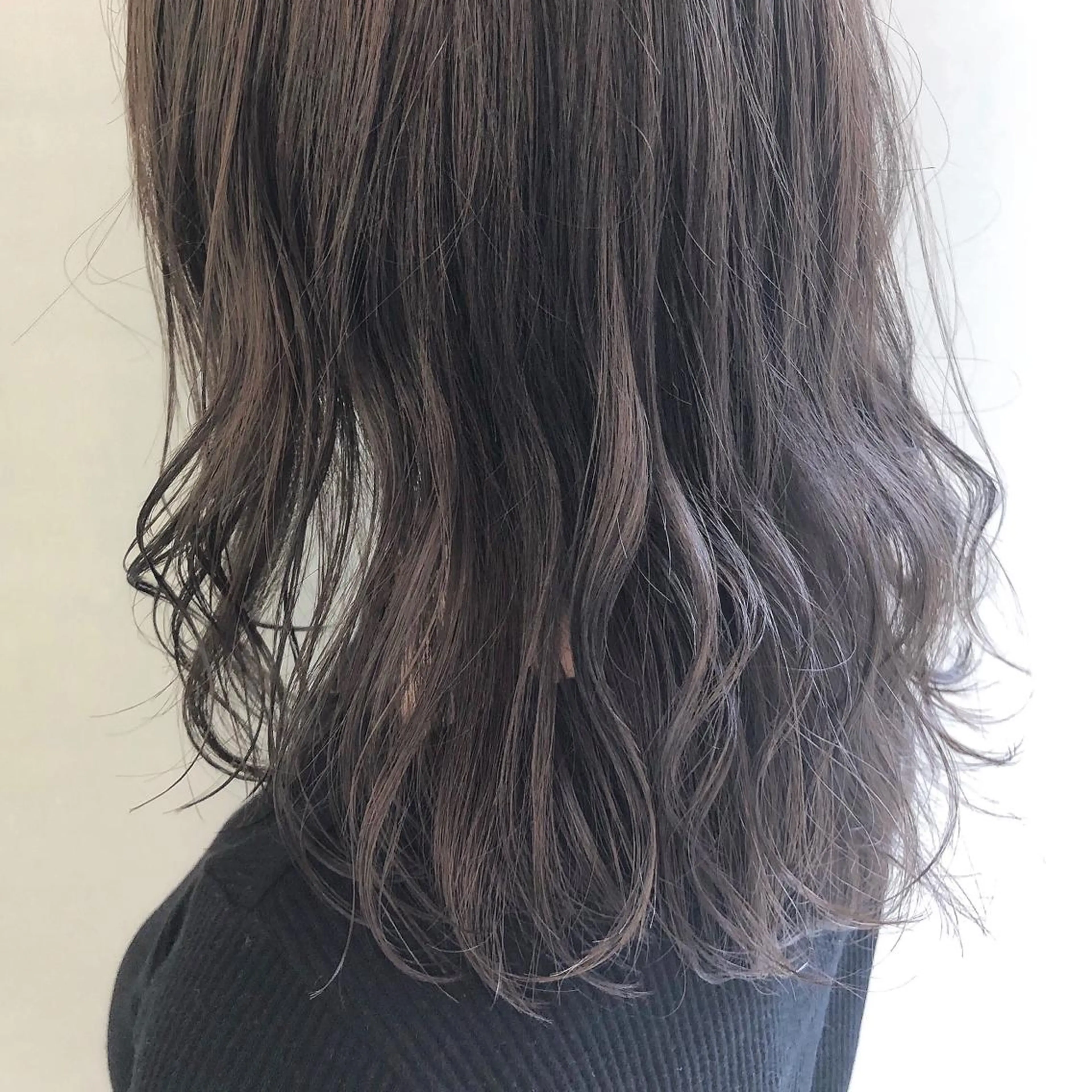 ミディアム カラー グレージュ カット ヘアカラー 齋藤 咲のヘアスタイル