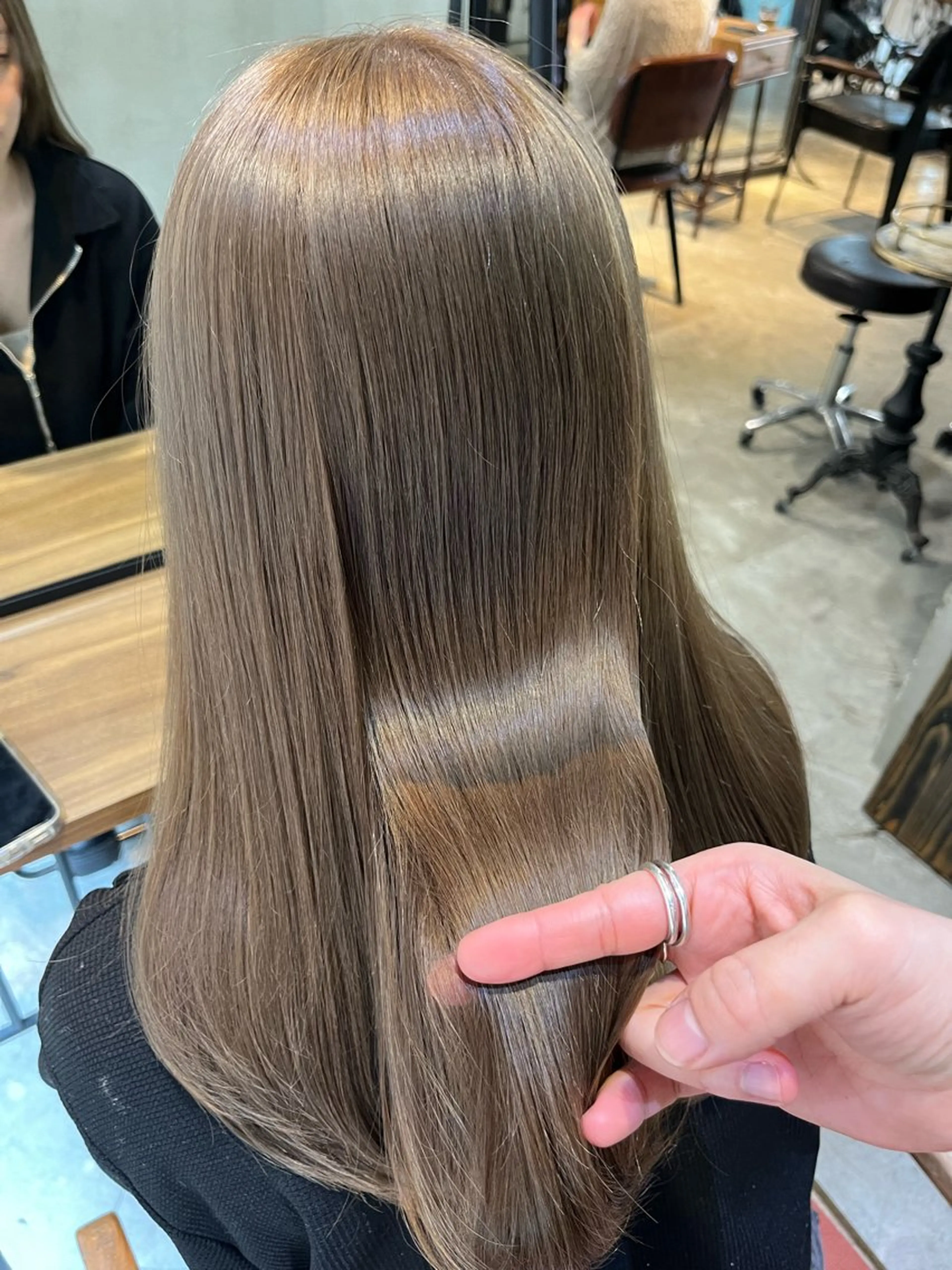 ロング カラー カット ヘアカラー トリートメント ヘアセット 似合わせハイトーン 🍯ayumi🍯のヘアスタイル