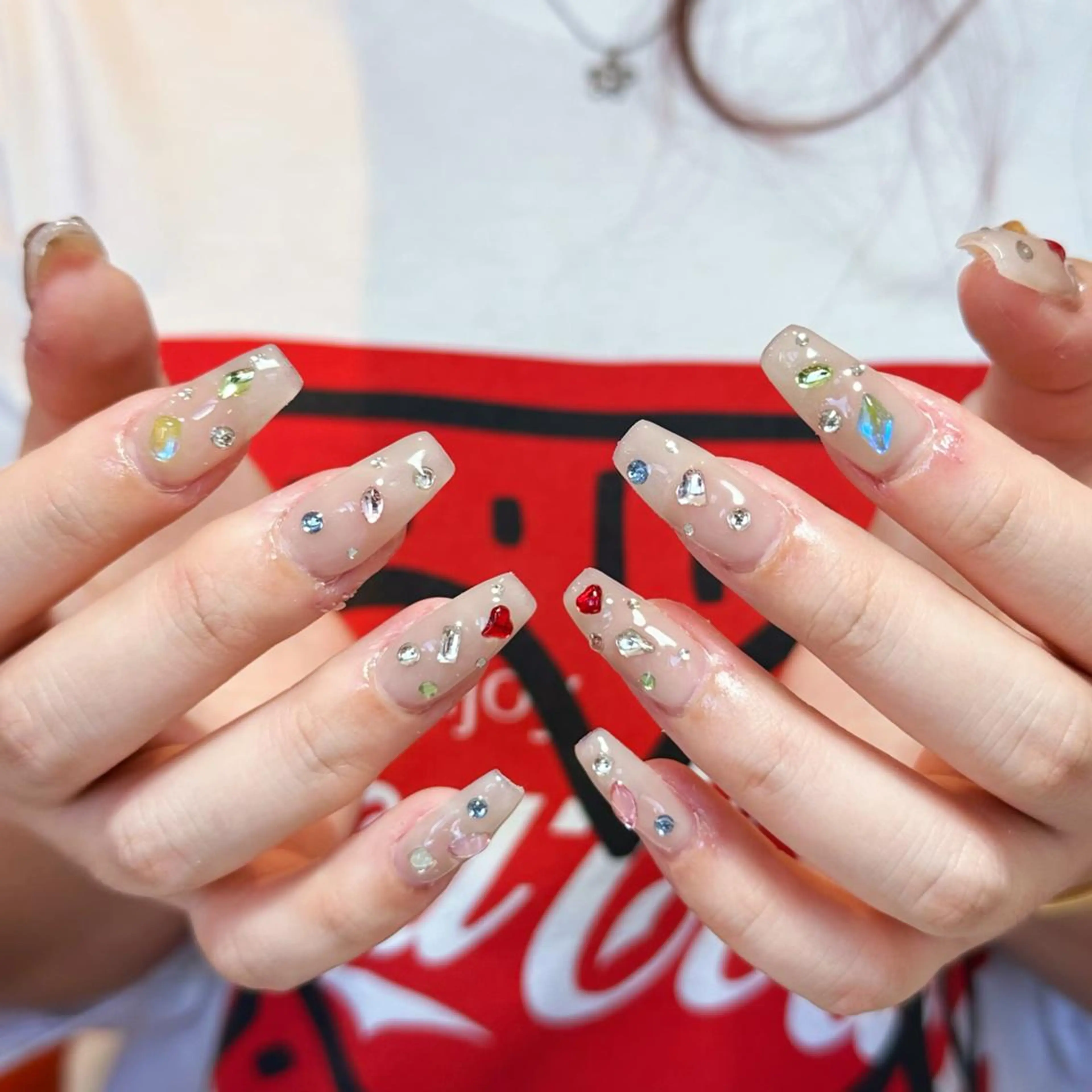 ネイル アートネイル オーロラネイル ガーリー キラキラネイル 韓国ネイル ハンドネイル DIAMOND NailStudioのネイルデザイン