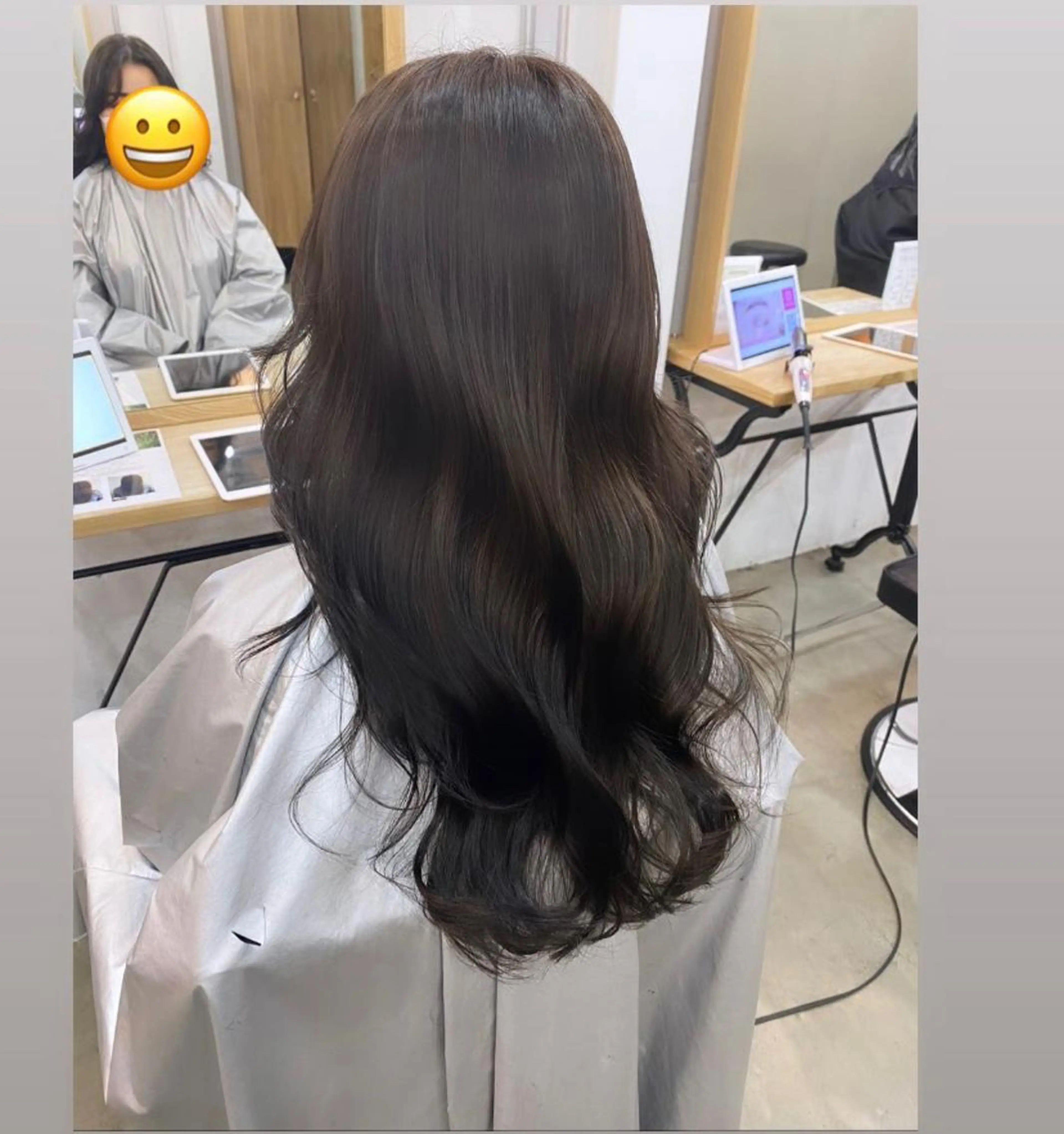 セミロング カラー ヨシンモリ CARAT堺東所属・ハマサキ 【店長】のヘアスタイル