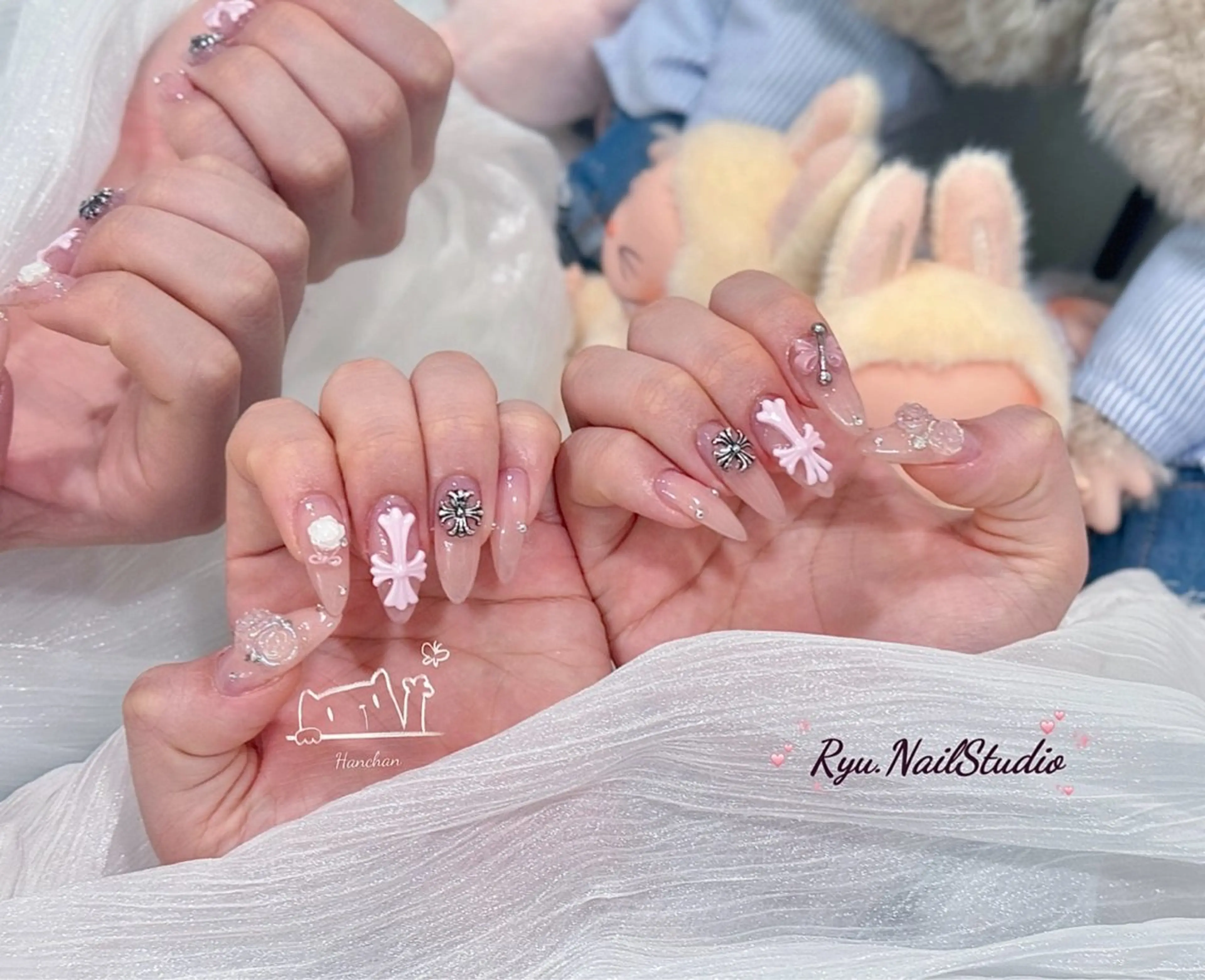 セミロング ハンドネイル Ryunail所属・Ryu Nail NekoChanのネイルデザイン