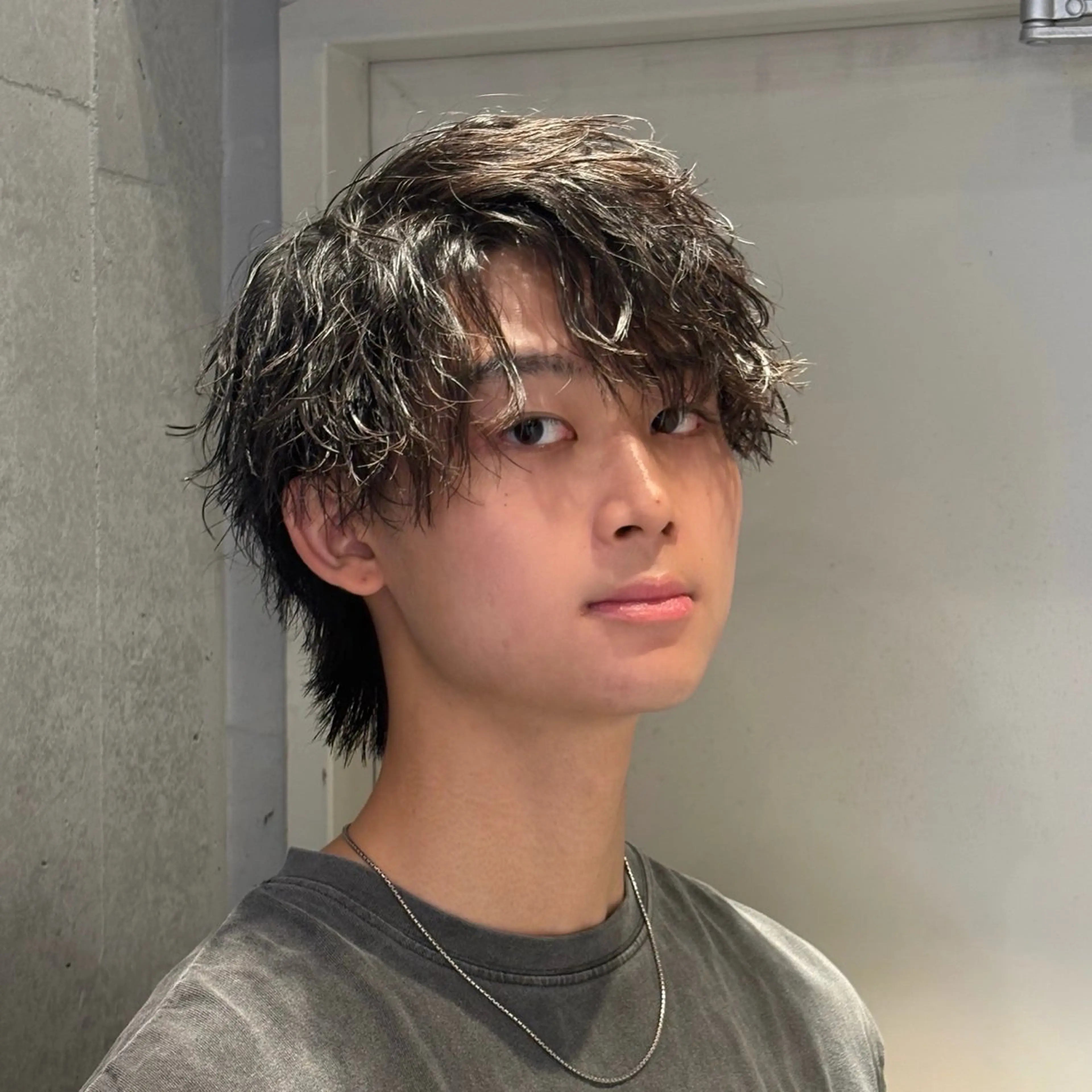 パーマ メンズ マッシュ メンズパーマ 波巻きパーマ メンズウルフカット ウルフカット カット パーマ メンズ特化美容師 /泉壱恵のヘアスタイル