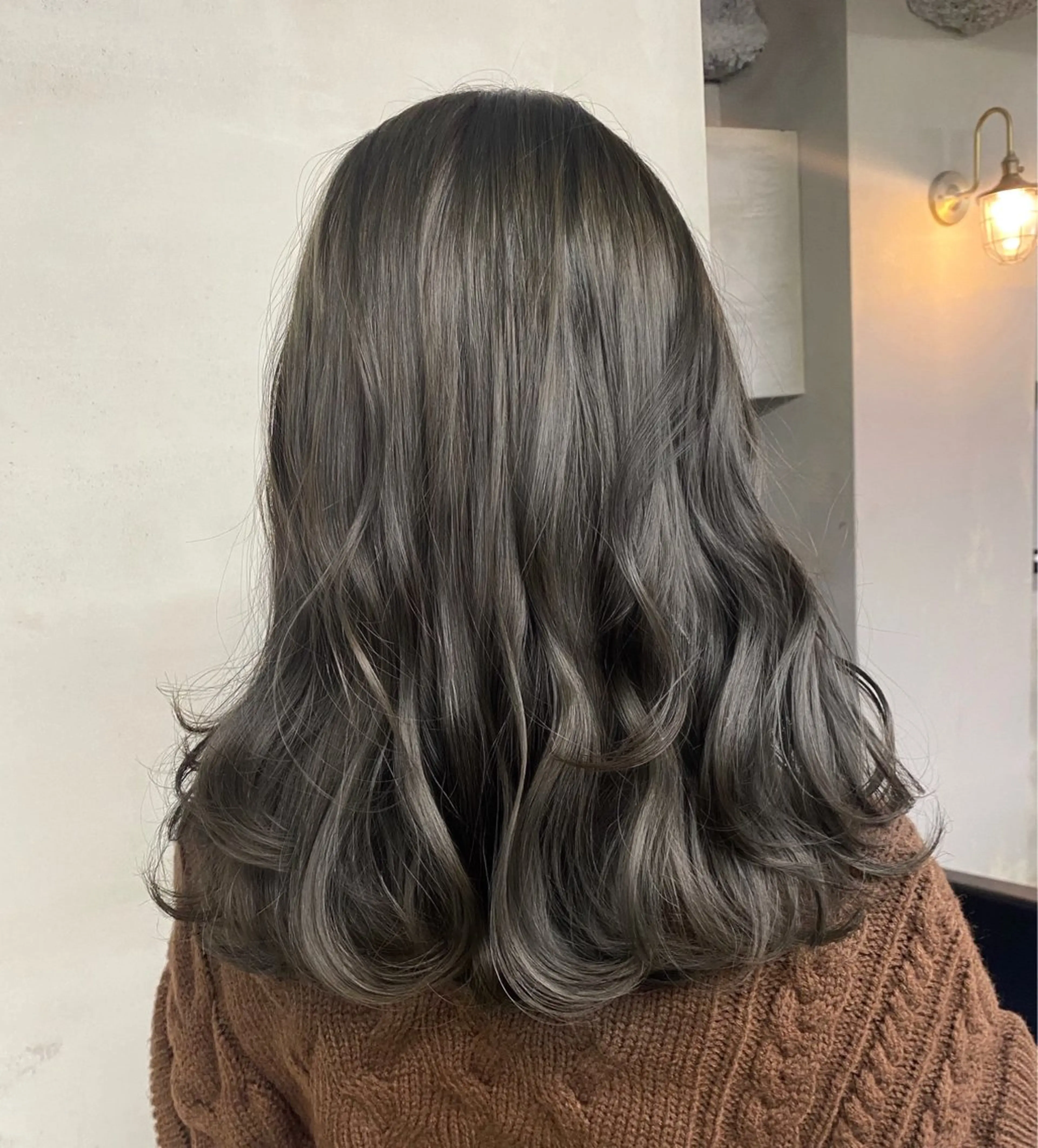 ロング カラー カット ヘアカラー トリートメント ヘアセット 新宿/韓国ヘア/ 髪質改善ストレートのヘアスタイル