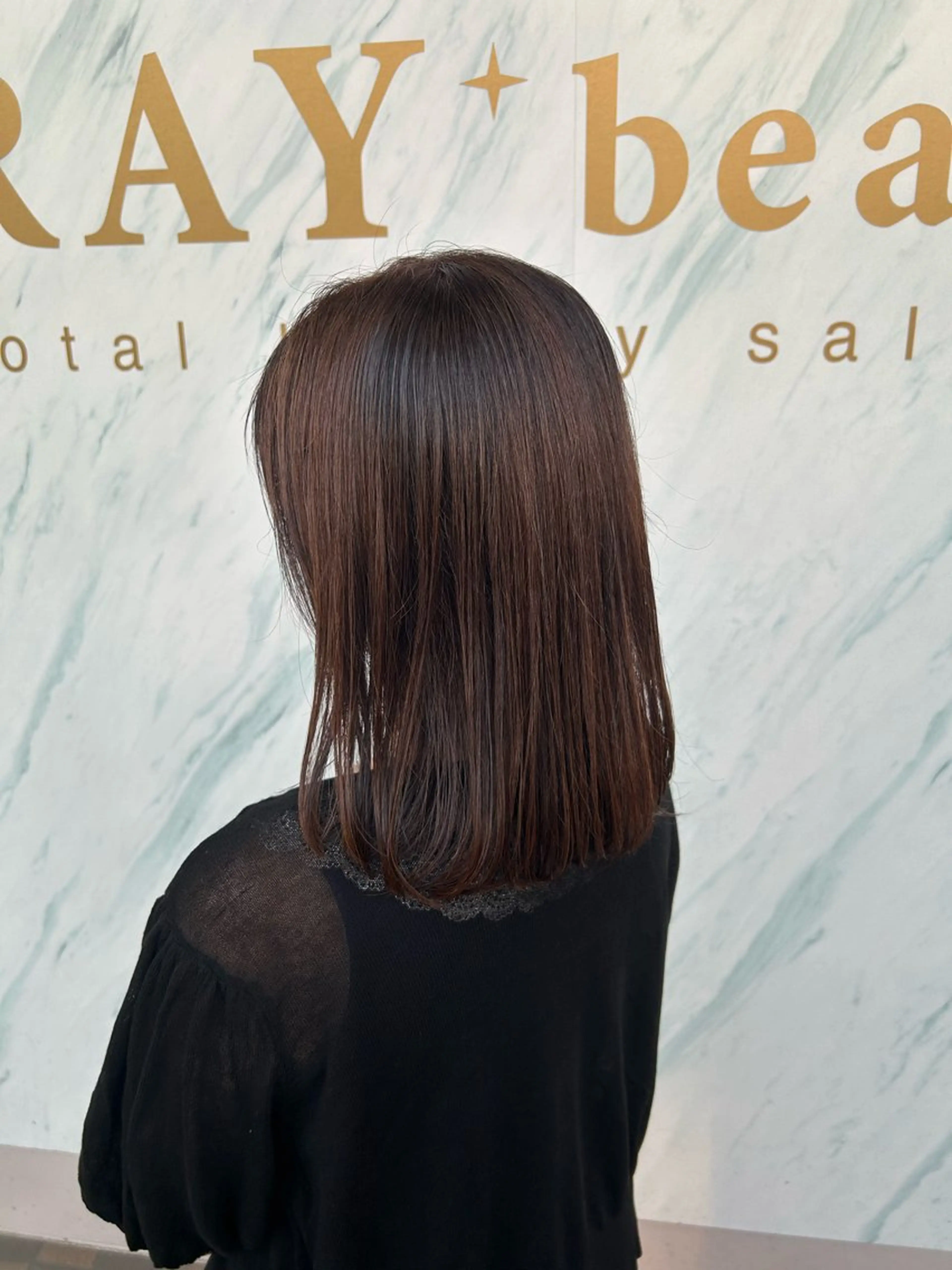 ミディアム カット 小森 永のヘアスタイル