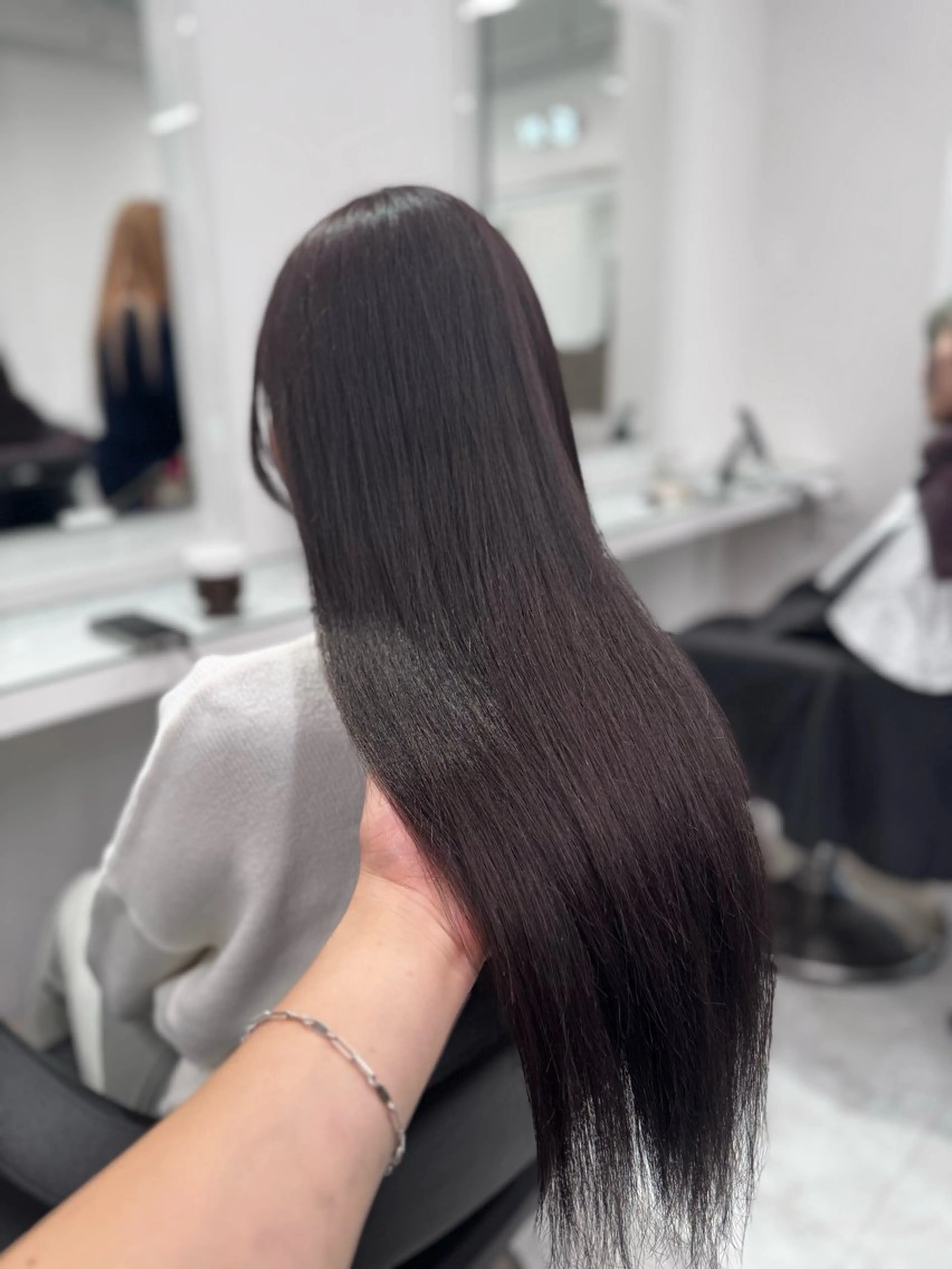 ロング カラー ヘアアレンジ ヘアカラー トリートメント ヘッドスパ ヘアセット 透け上品ハイトーン 職人ゆうと🤍のヘアスタイル