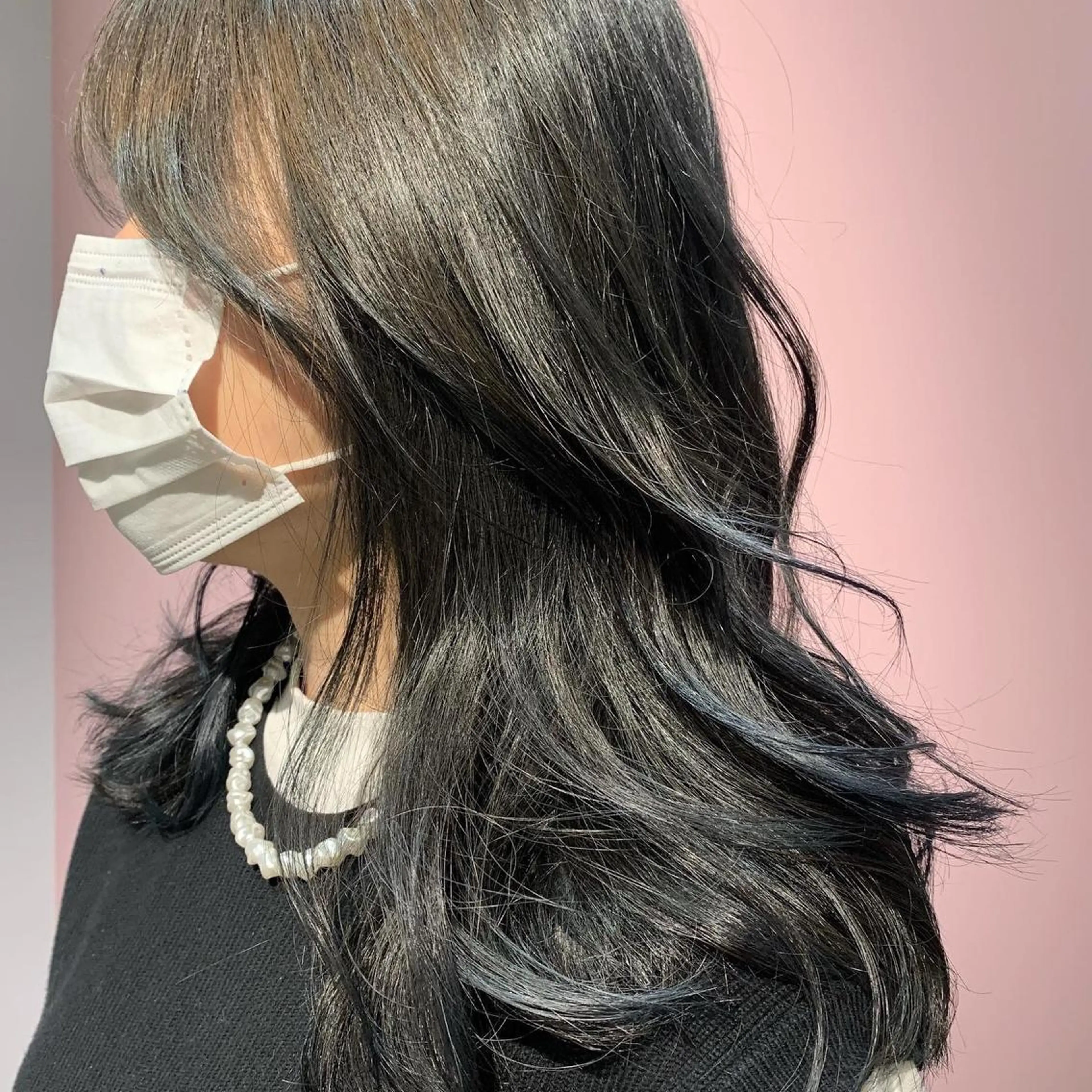 ミディアム カラー 安田 朱由のヘアスタイル