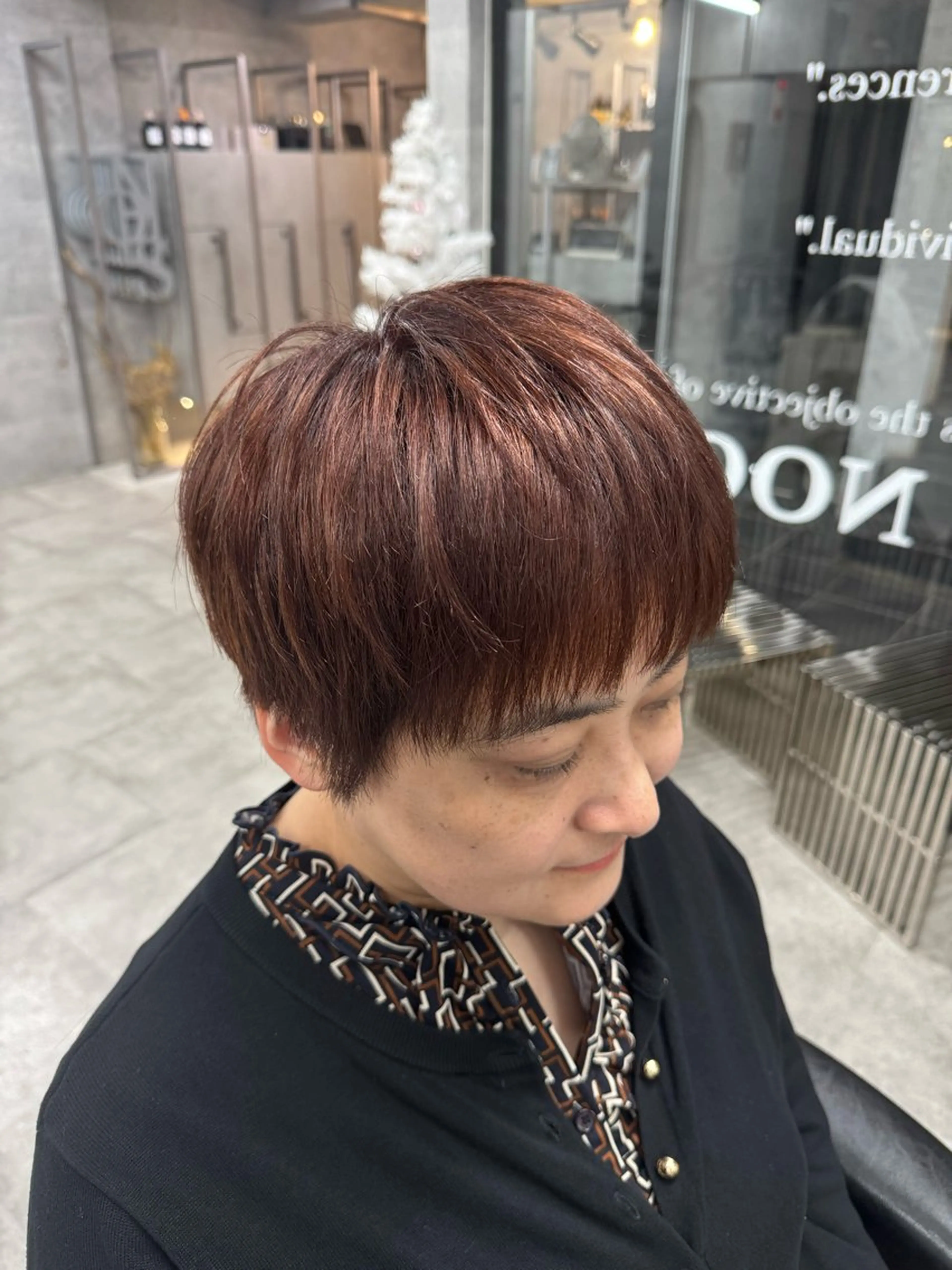 ショート カラー ブリーチ 卒業式のヘアスタイル カット ヘアカラー NOOS omotesando所属・あなたのお悩み改善" You"💚❤️💛のヘアスタイル