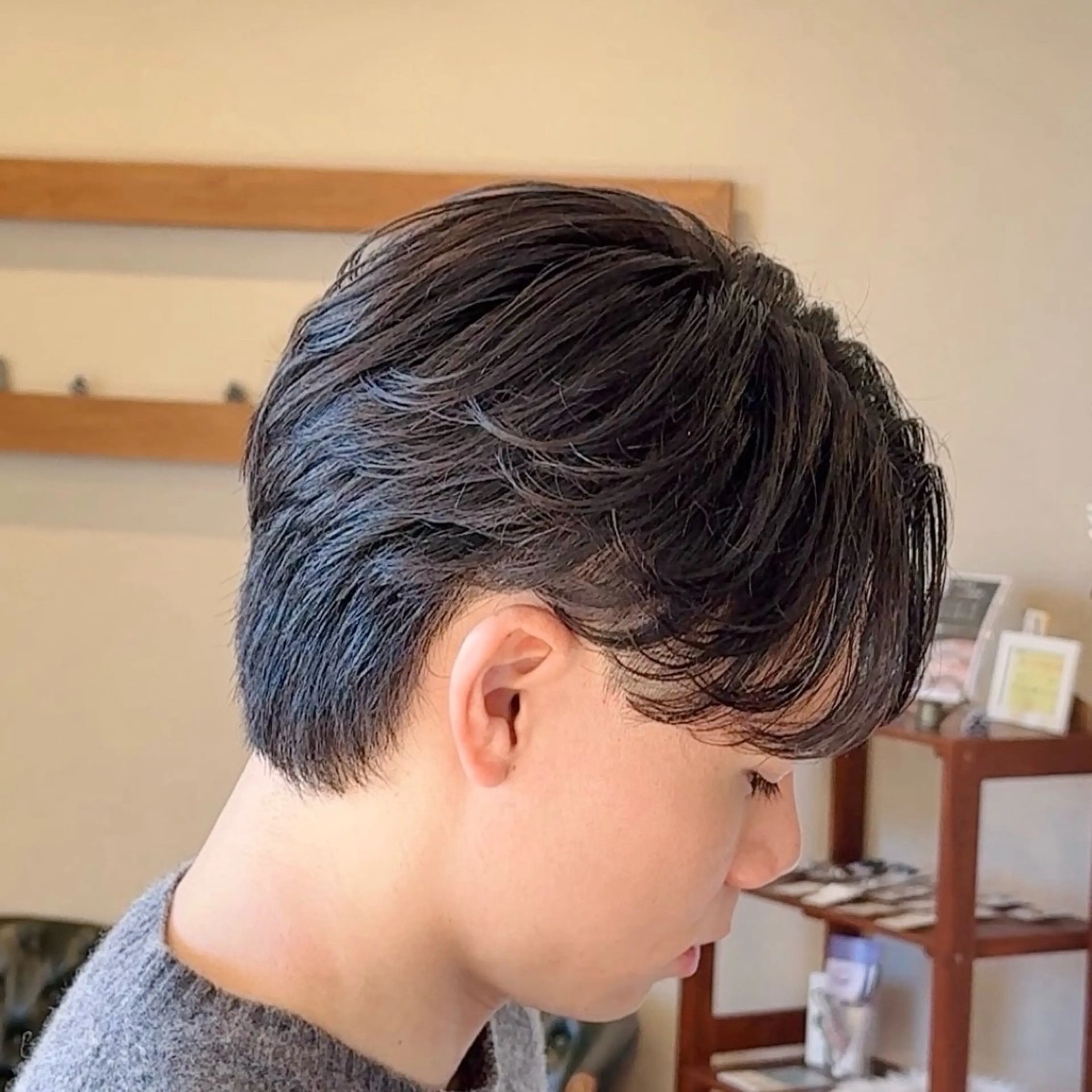 ミディアム パーマ メンズ センターパート メンズ韓国風 マッシュ 韓国風ヘア メンズ特化 /花田真のヘアスタイル