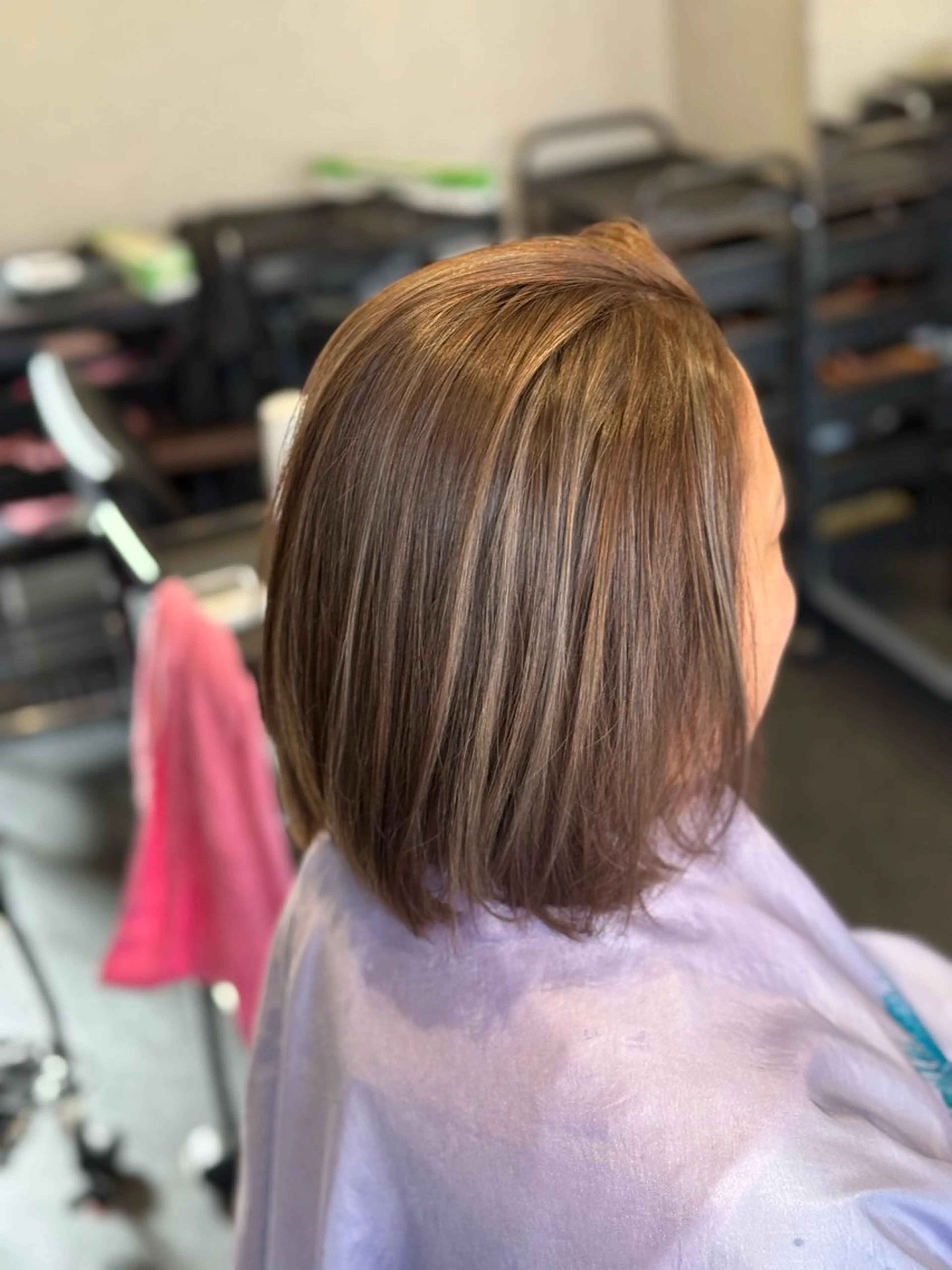 【ショート向け】カット＋カラー＋10枚ハイライトでグレイカバーの写真