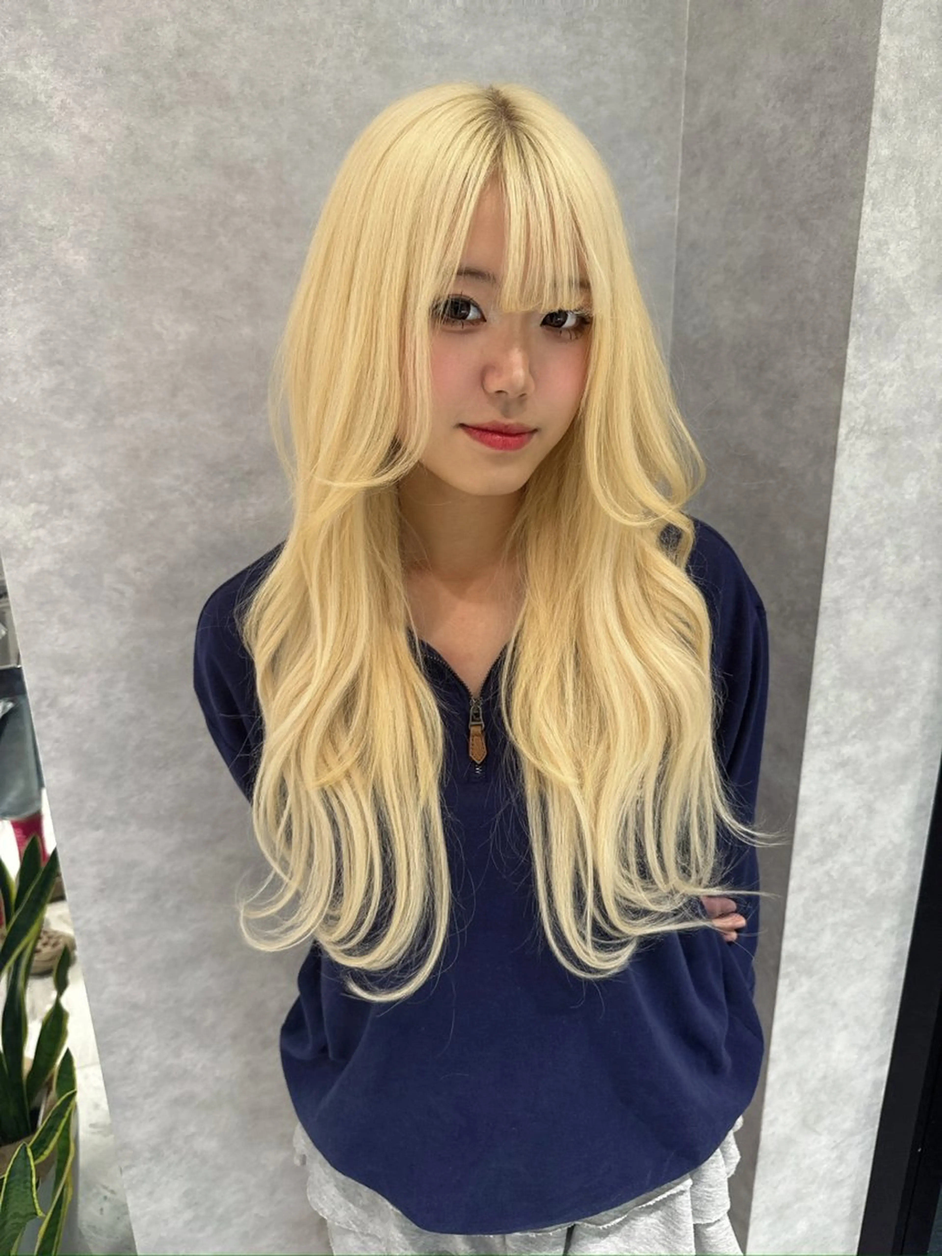 カラー ブリーチ ブロンド ホワイトブロンド ヘアカラー トリートメント Yuto ブリーチ /ミルクティーのヘアスタイル