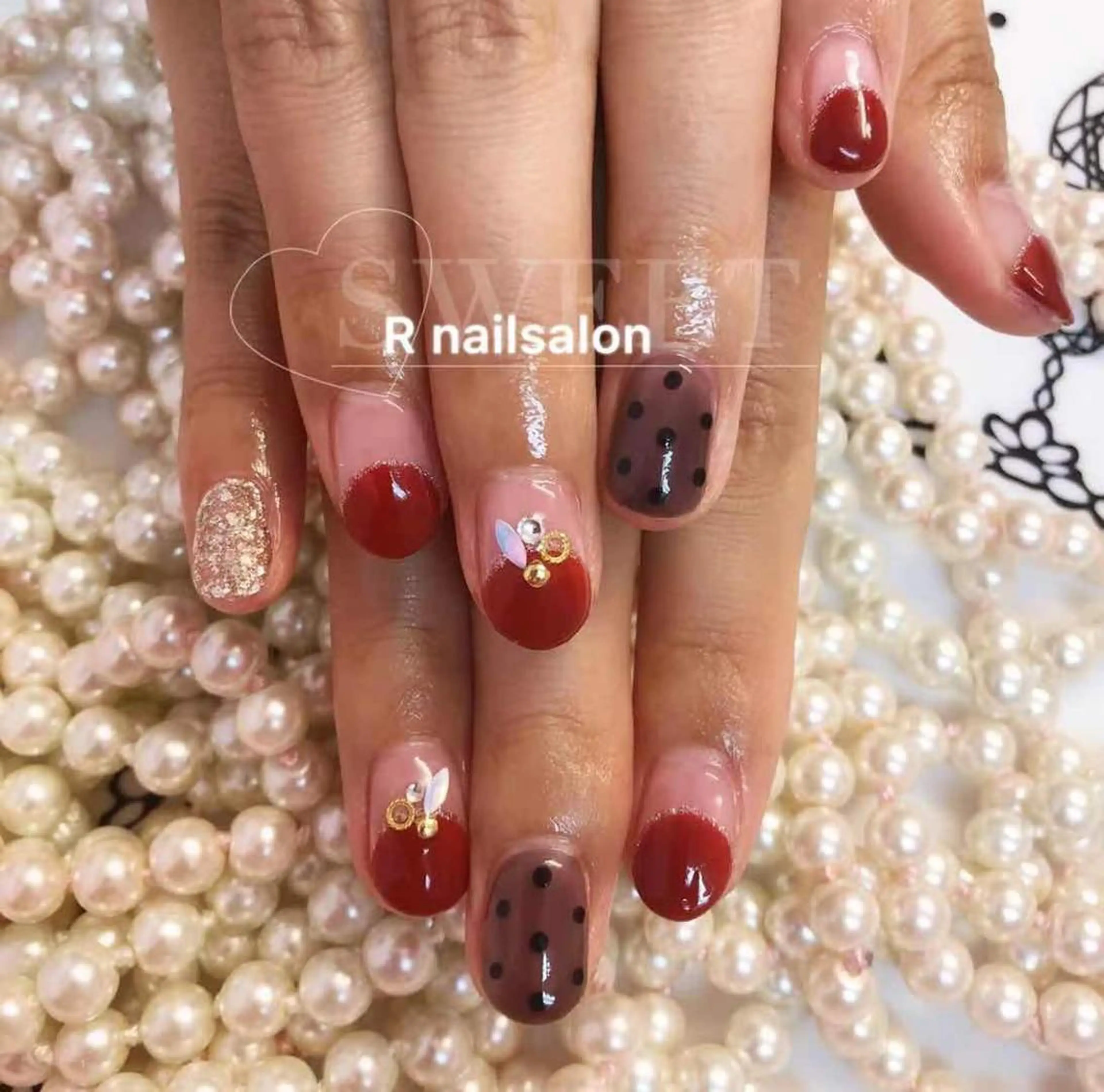 ミディアム R NAILSALONのネイルデザイン