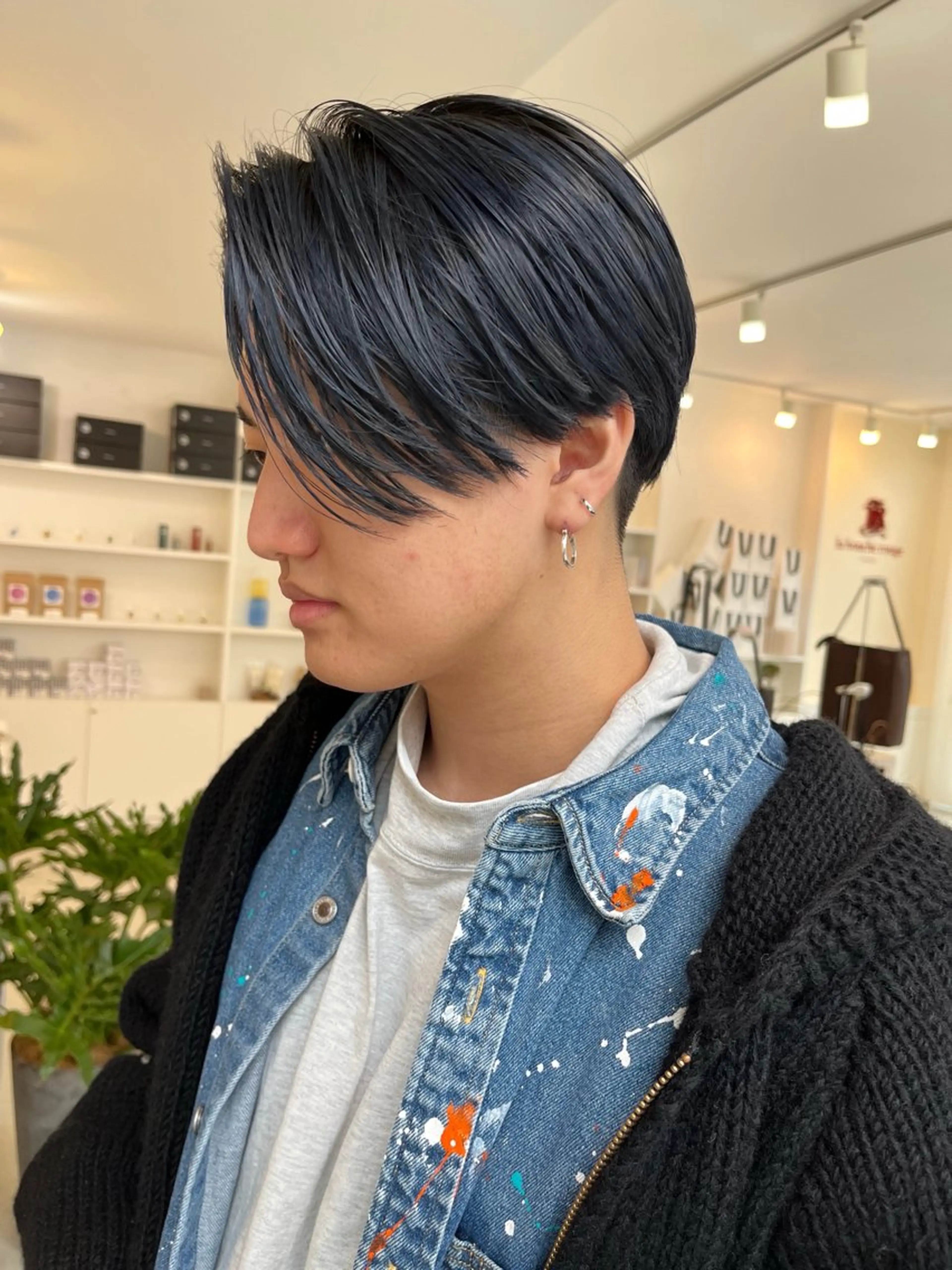 ショート カラー メンズ ブルーカラー シルバー SENSE OF HUMOUR所属・ミヤギ リュウキのヘアスタイル