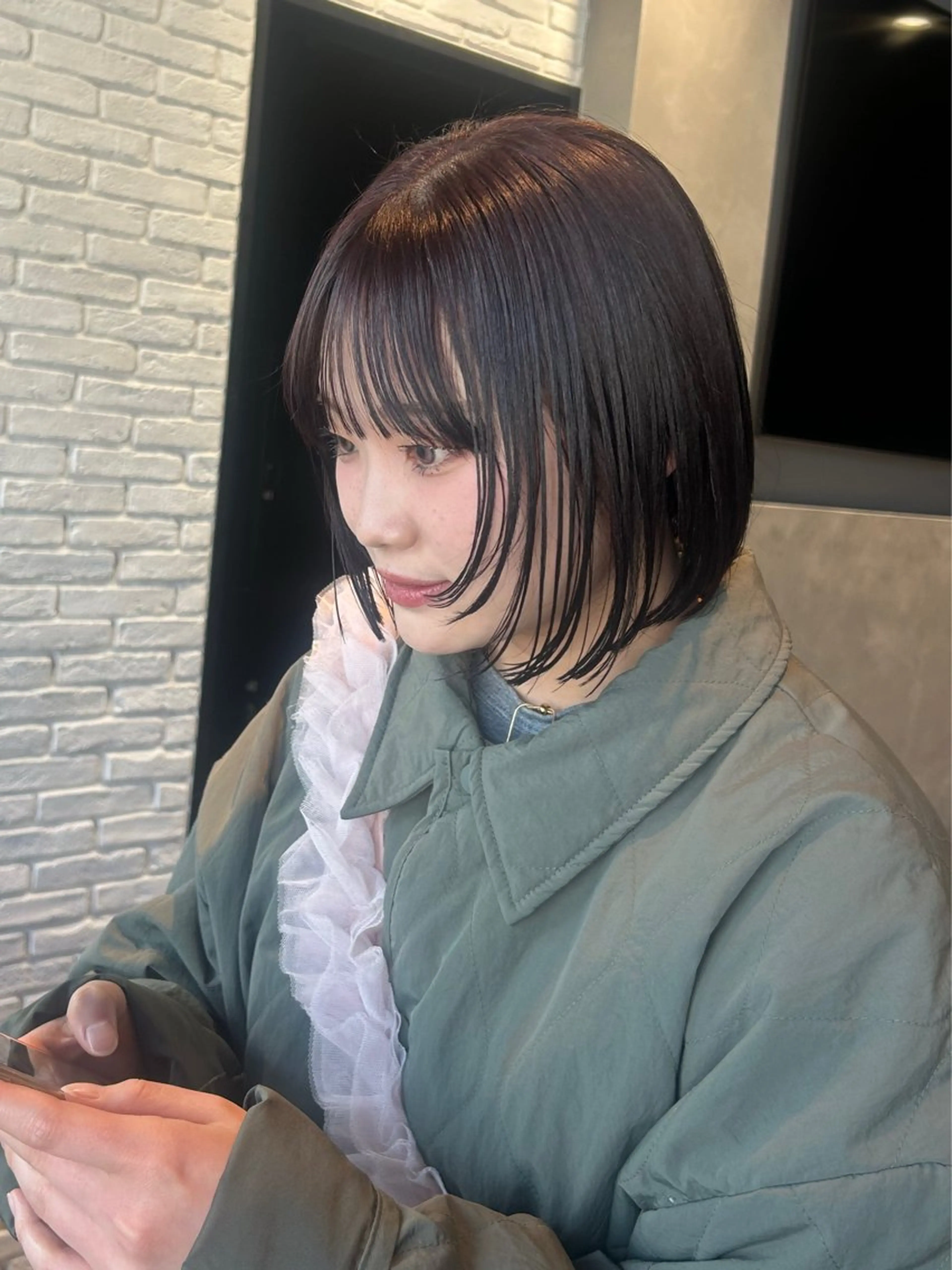 ショート カラー レイヤー/ボブ/透明 感カラー/佐藤奈由のヘアスタイル