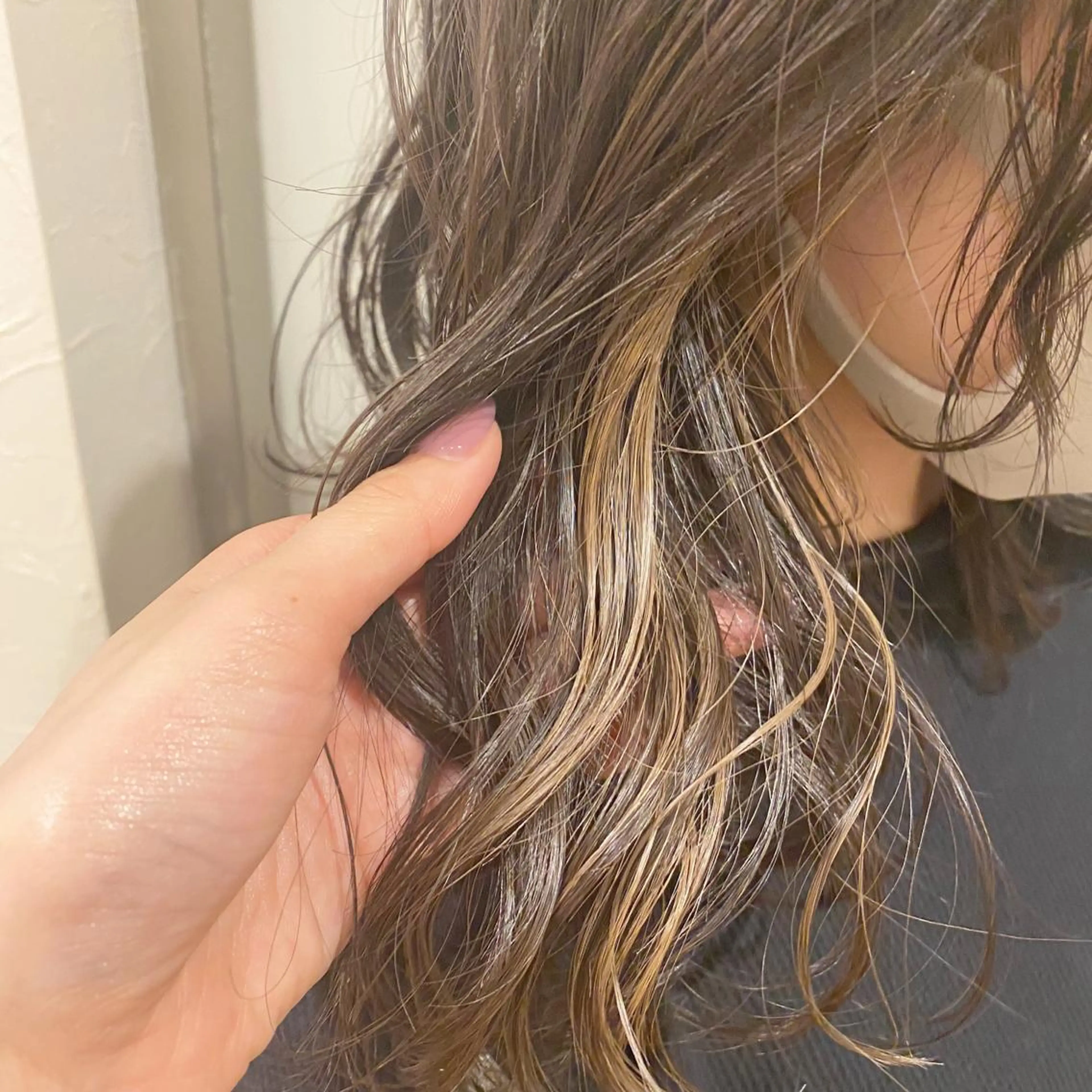 ミディアム カラー 韓国ヘア顔周りカット 艶髪ベージュtamaのヘアスタイル