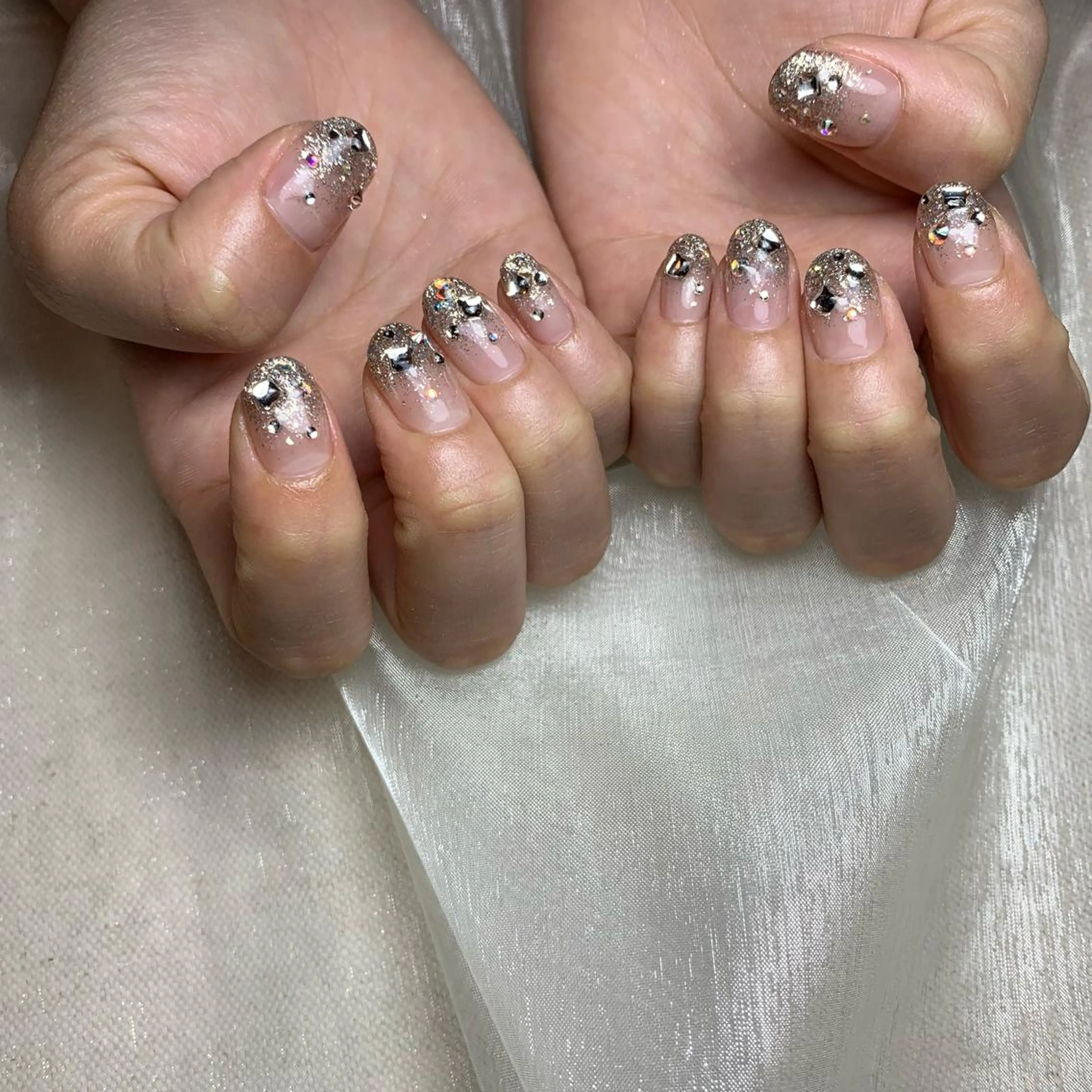 ネイル ハンドネイル repos~ルポ~所属・里見 麗のネイルデザイン