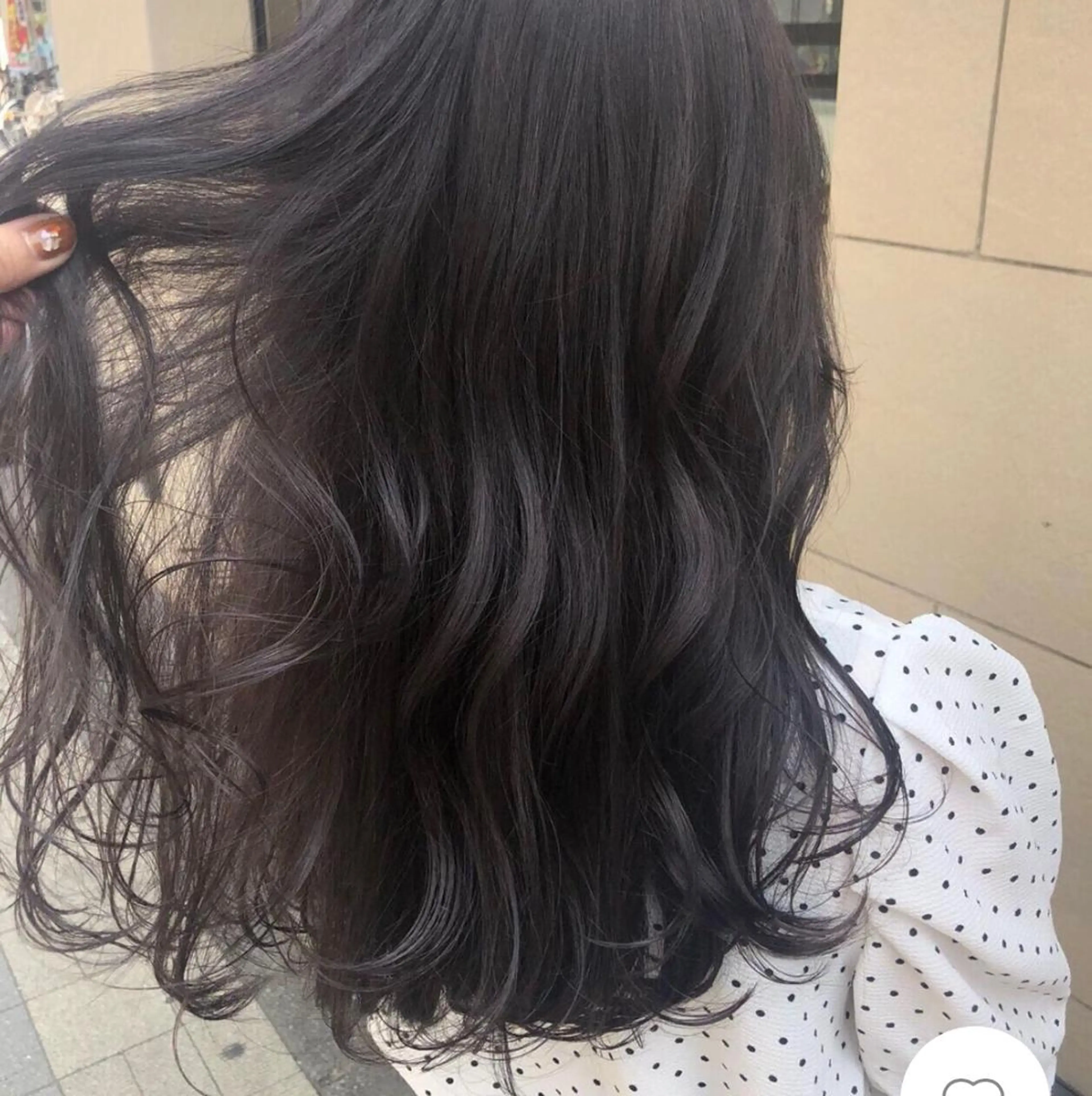 セミロング カラー ﾎｯﾄﾍﾟｯﾊﾟｰ に移行中【かな】のヘアスタイル